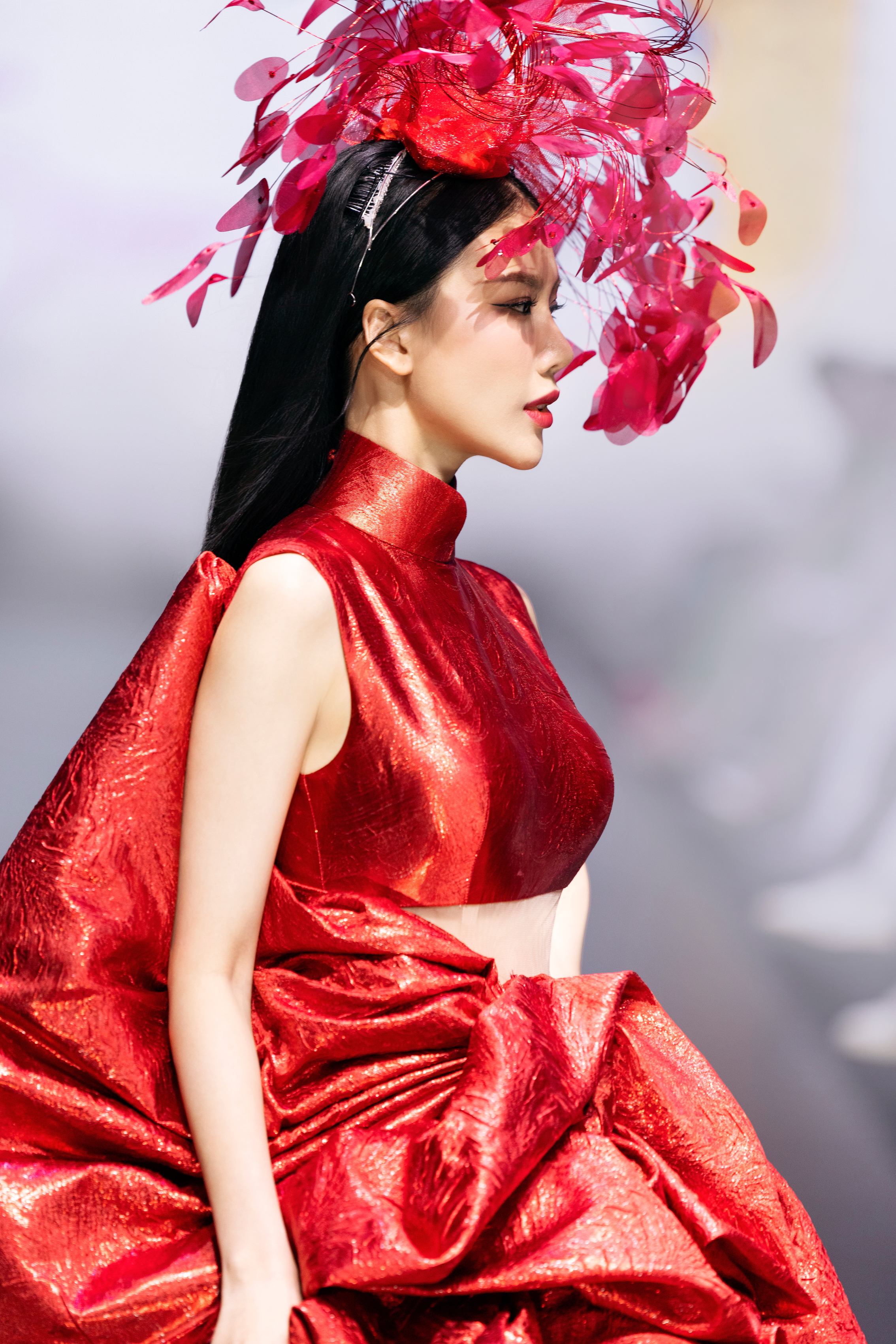 Bùi Quỳnh Hoa đắt show sau khi kết thúc nhiệm kỳ - Ảnh 6.
