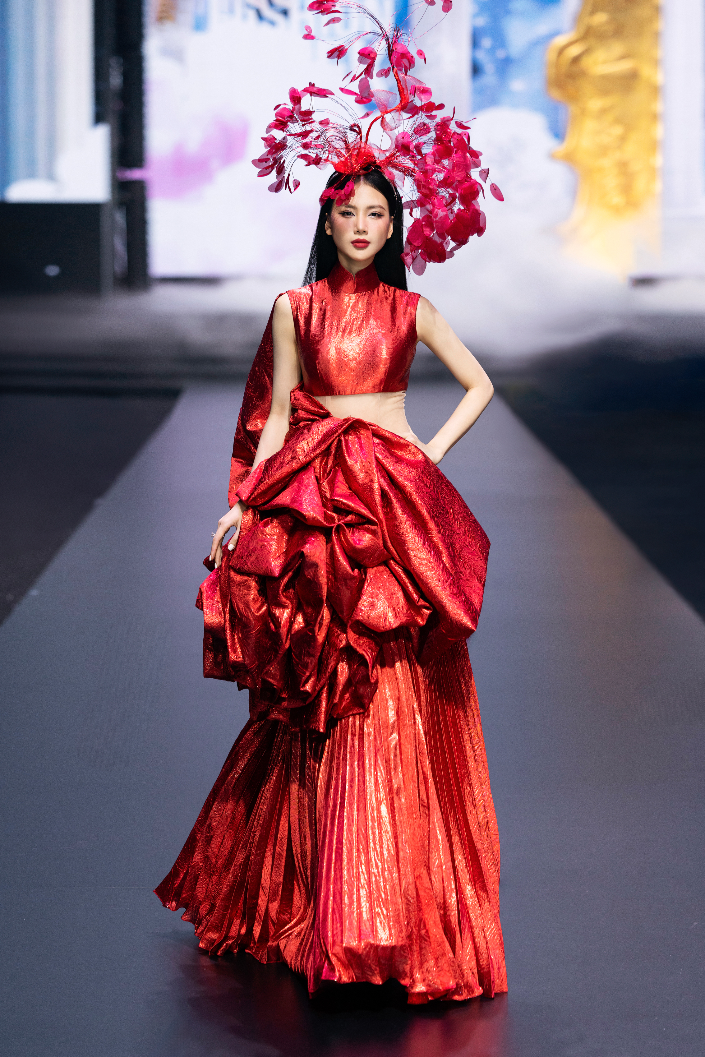Bùi Quỳnh Hoa đắt show sau khi kết thúc nhiệm kỳ - Ảnh 5.