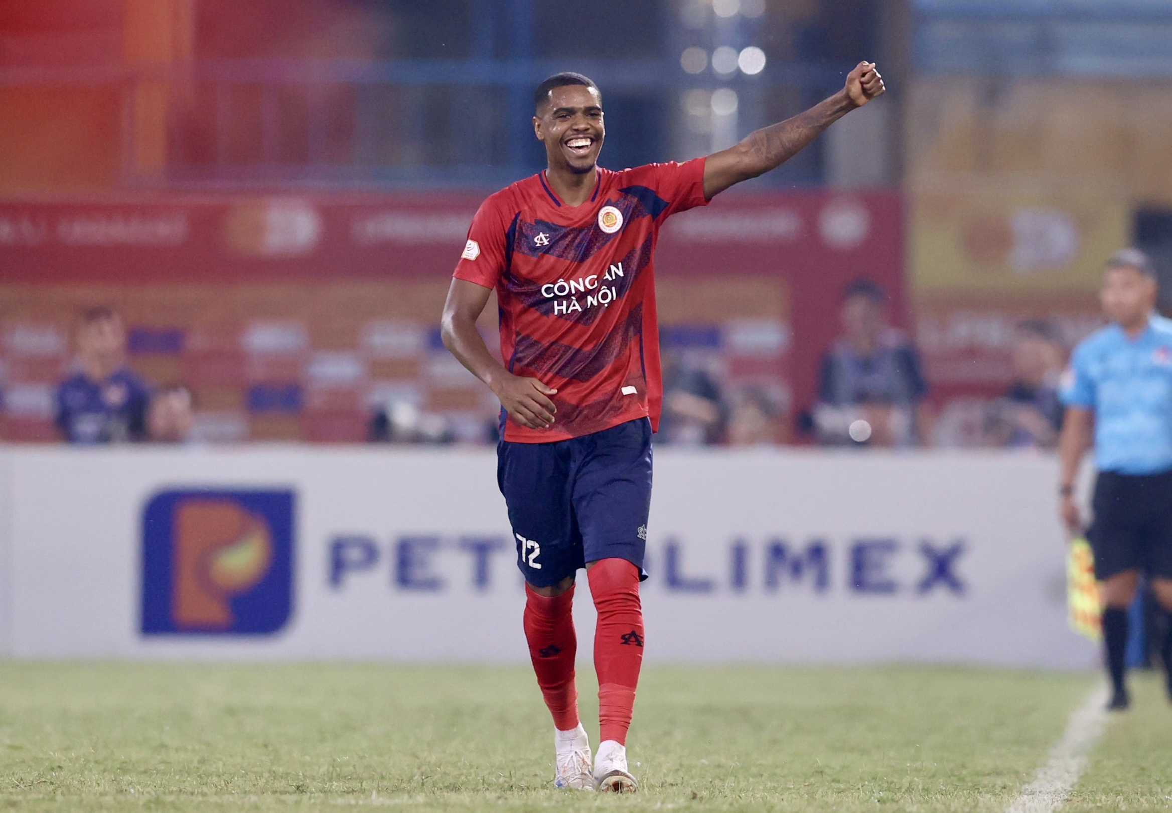 Hoang Duc និង Alan Grafite គឺជាកីឡាករល្អបំផុតប្រចាំរដូវកាល HAGL មិនមានសំណាងណាមួយជាមួយនឹងពានរង្វាន់បុគ្គល - រូបថត ៤. Hoàng Đức và Alan Grafite xuất sắc nhất mùa, HAGL chưa có duyên với các danh hiệu cá nhân- Ảnh 4.