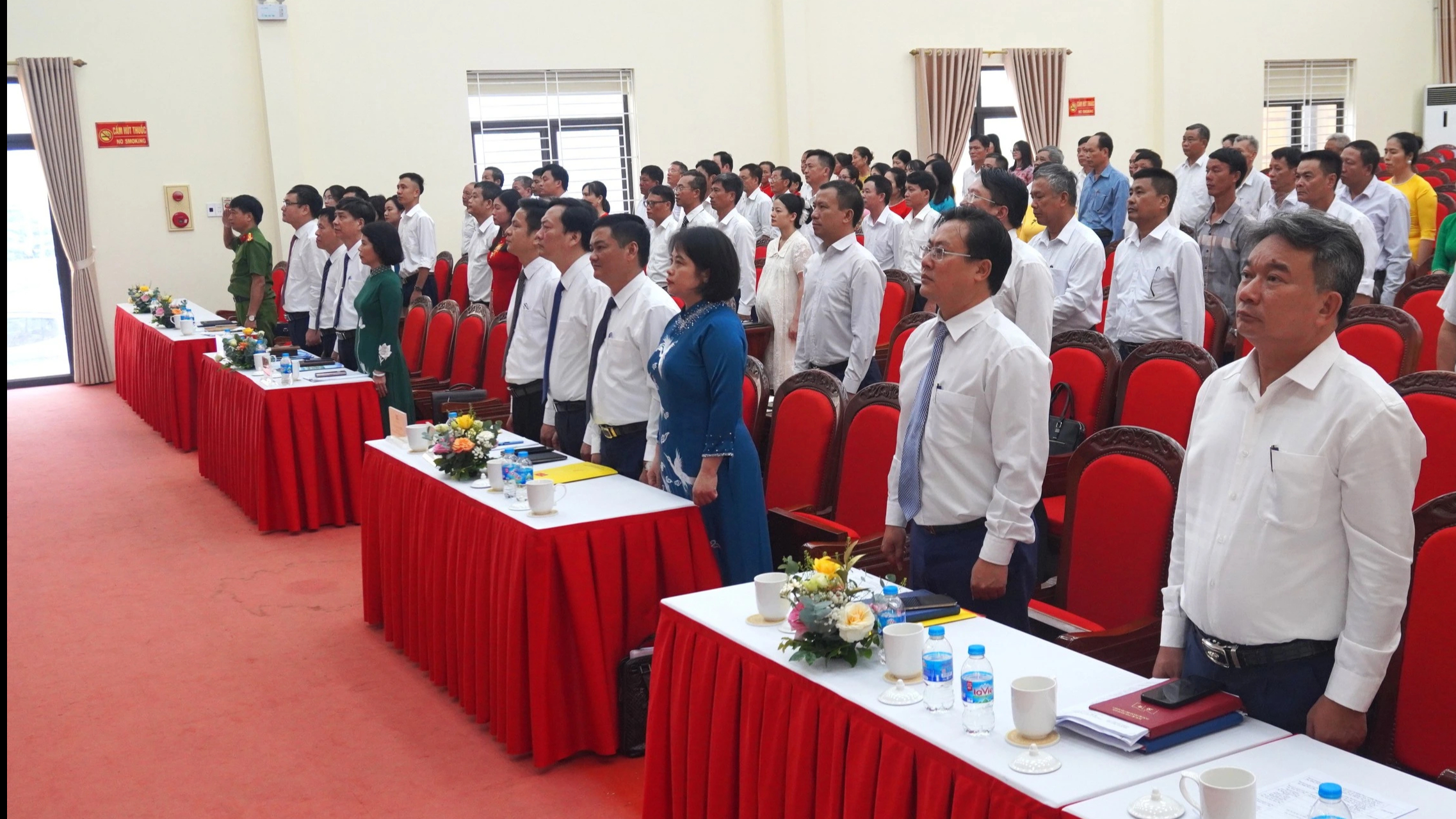 Kỳ họp HĐND cấp xã tại thanh hóa: Bước chuyển mình phục vụ nhân dân tốt hơn - Ảnh 1.