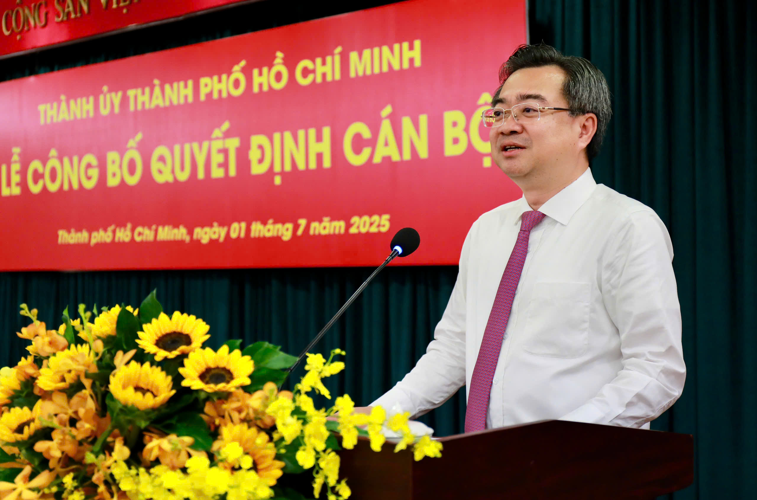 Ông Nguyễn Thanh Nghị: 'Hôm nay là ngày đặc biệt với TP.HCM'- Ảnh 1.