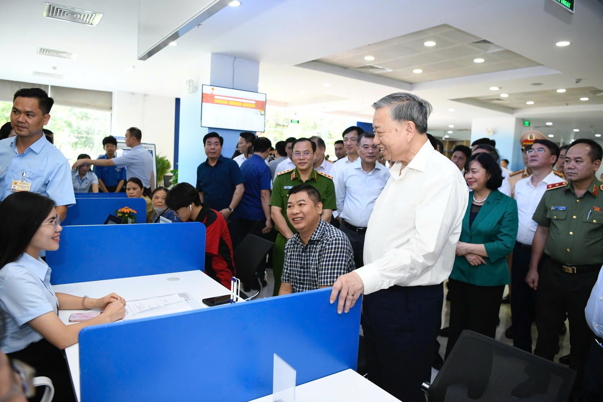 Phải làm việc với tư duy mới - Ảnh 2. Phải làm việc với tư duy mới - Ảnh 2.