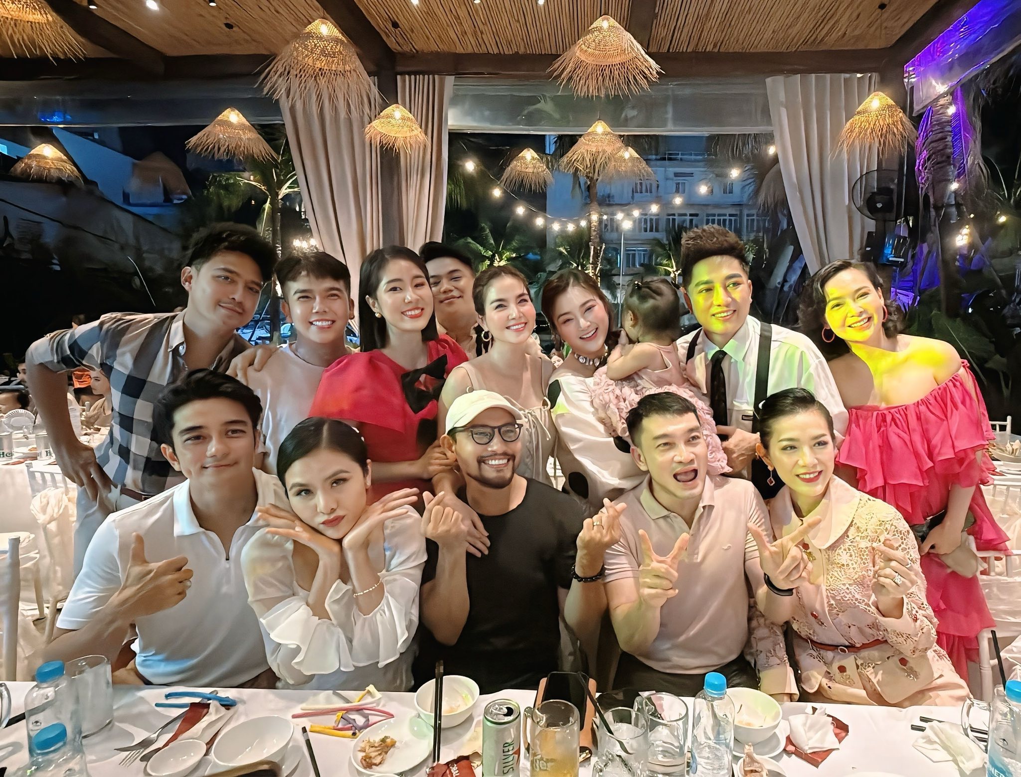 Diễn viên Thanh Trúc công khai chồng ca sĩ - Ảnh 2.