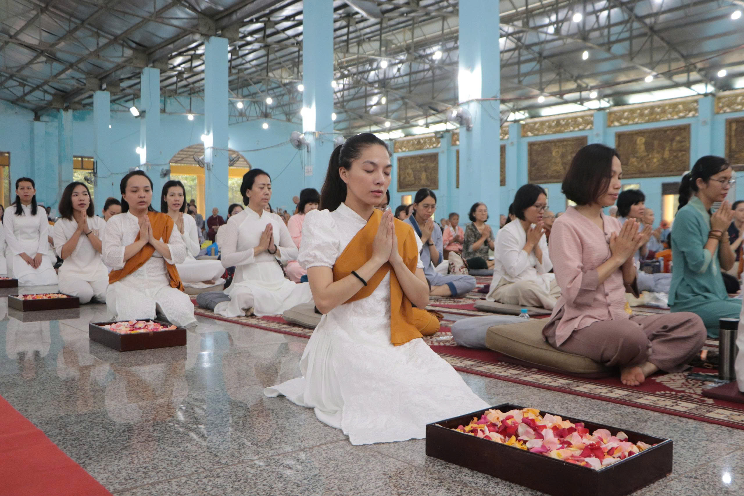 Thiền sinh xúc động trước Thiền sư gần trăm tuổi vẫn truyền thiền- Ảnh 3. Thiền sinh xúc động trước Thiền sư gần trăm tuổi vẫn truyền thiền- Ảnh 3.