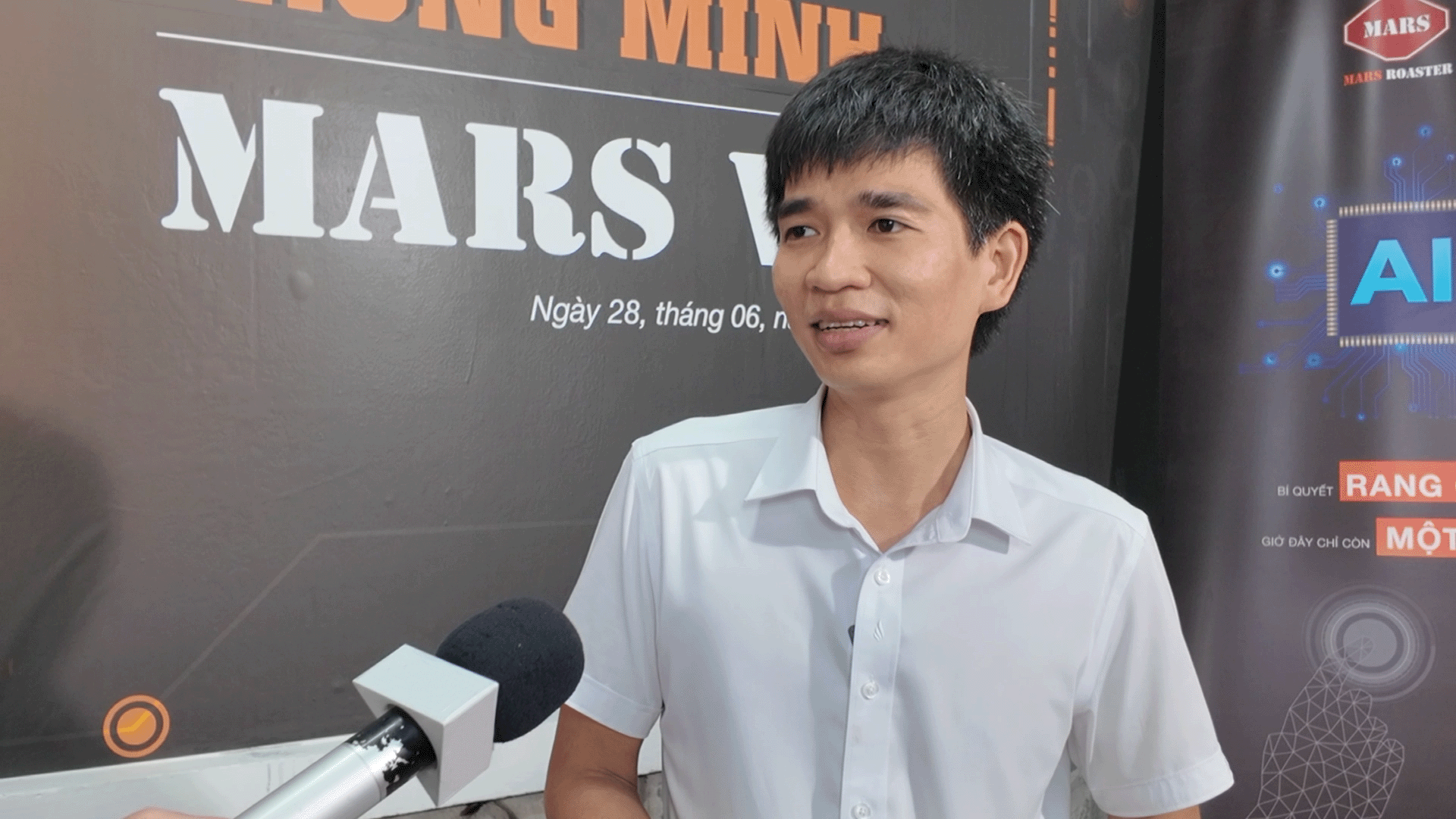 Chàng kỹ sư Việt tích hợp AI vào máy rang cà phê Chàng kỹ sư Việt tích hợp AI vào máy rang cà phê