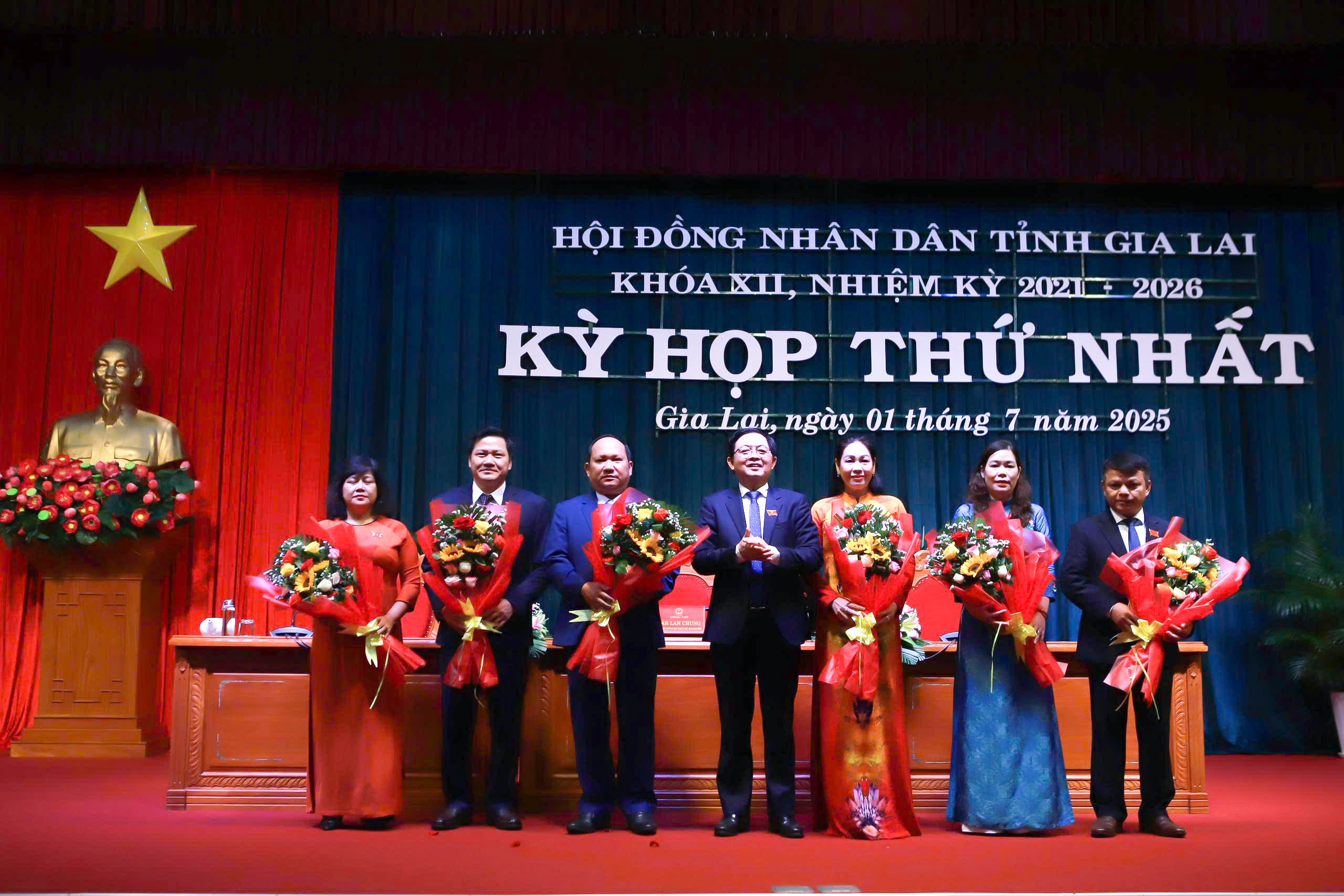 Ông Rah Lan Chung làm Chủ tịch HĐND tỉnh Gia Lai - Ảnh 2.