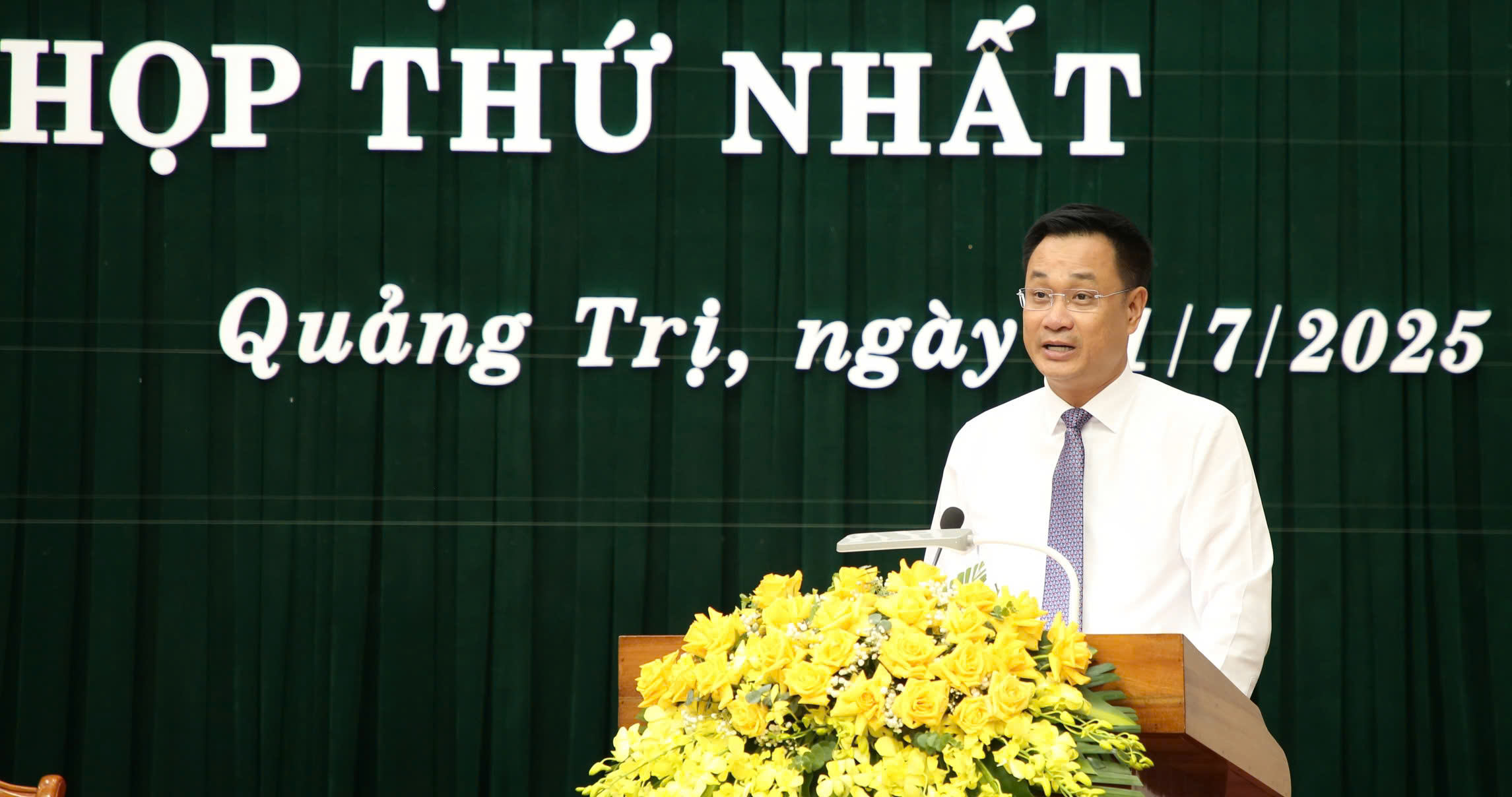 Kỳ họp thứ nhất HĐND tỉnh Quảng Trị mới: Nền móng cho giai đoạn phát triển mới - Ảnh 1.