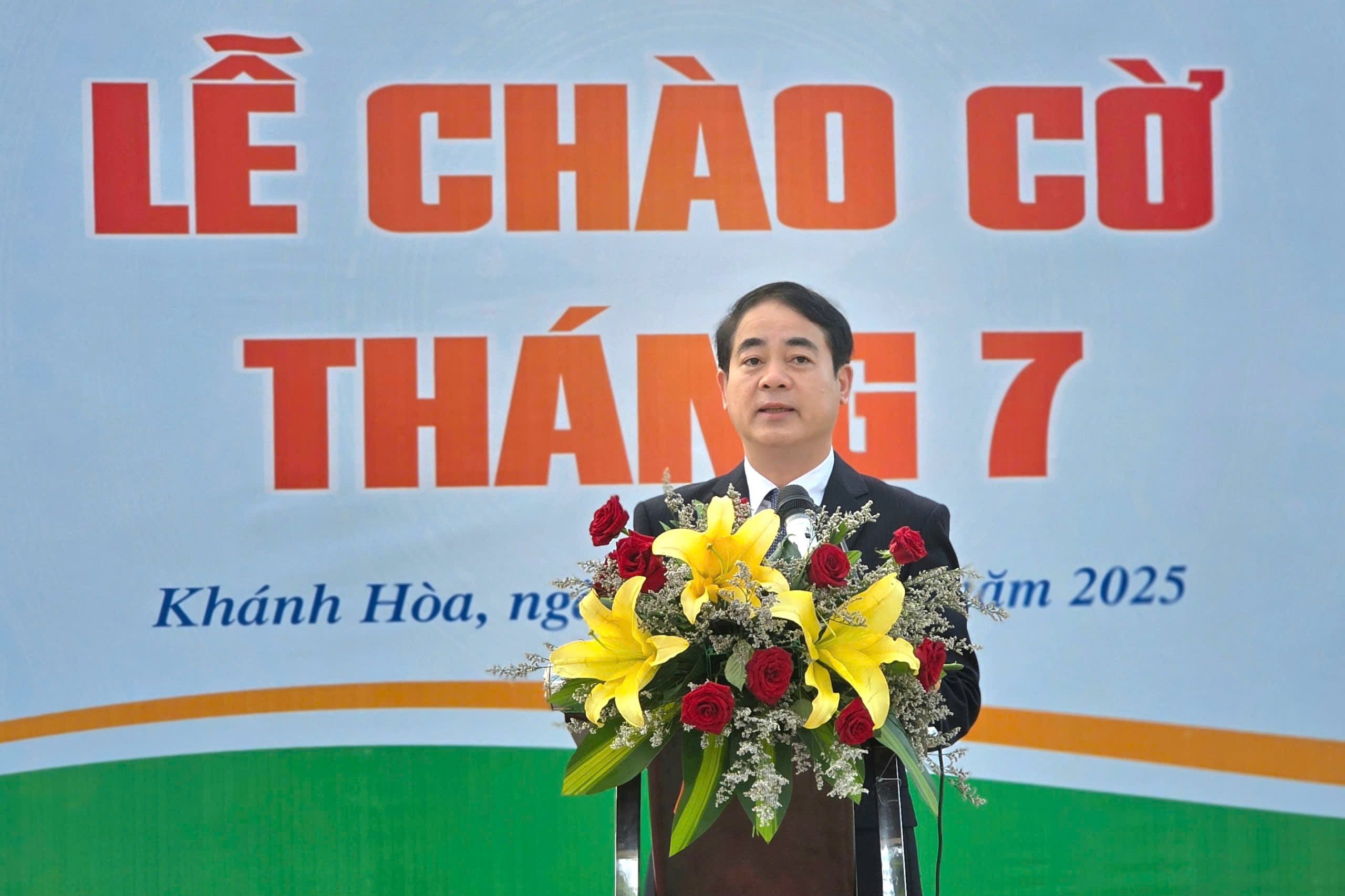 Khánh Hòa: Gần 1.300 người cùng chào cờ đón ‘kỷ nguyên mới’ của chính quyền địa phương- Ảnh 2.