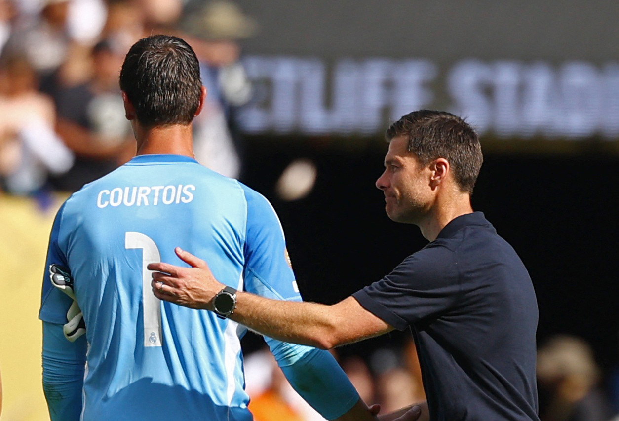 Real Madrid hỗn loạn vì thua đậm PSG, Chủ tịch Perez họp riêng với từng cầu thủ: Cải tổ! - Ảnh 1.