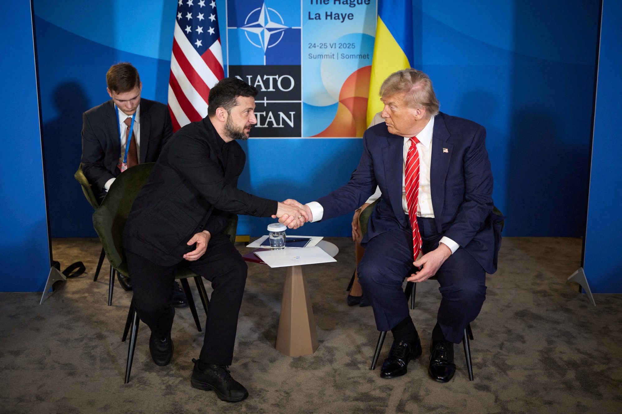 Rộ tin ông Trump lần đầu dùng quyền đặc biệt lệnh chuyển vũ khí khẩn cho Ukraine- Ảnh 1. Rộ tin ông Trump lần đầu dùng quyền đặc biệt lệnh chuyển vũ khí khẩn cho Ukraine- Ảnh 1.