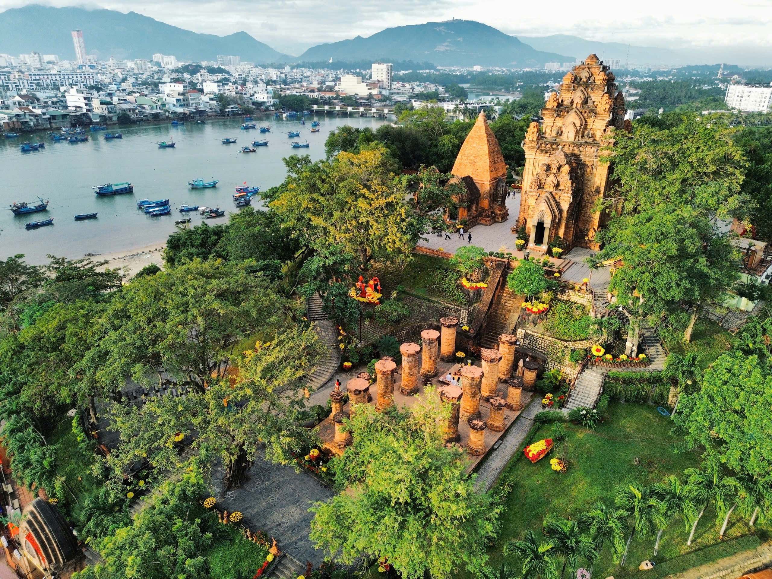 Tháp Bà Ponagar của tỉnh Khánh Hòa nhận bằng xếp hạng di tích quốc gia đặc biệt- Ảnh 1. Tháp Bà Ponagar của tỉnh Khánh Hòa nhận bằng xếp hạng di tích quốc gia đặc biệt- Ảnh 1.