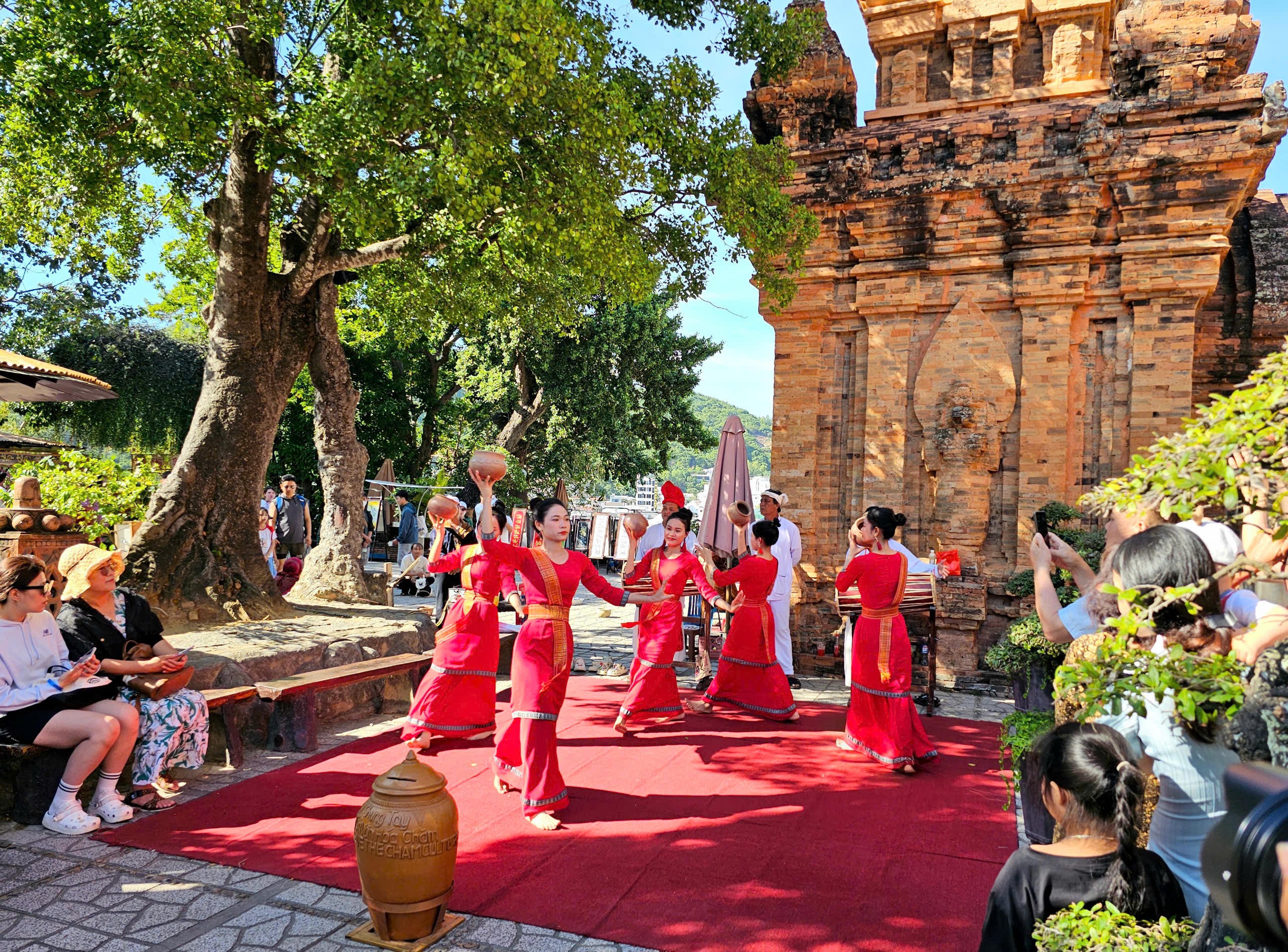 Tháp Bà Ponagar của tỉnh Khánh Hòa nhận bằng xếp hạng di tích quốc gia đặc biệt- Ảnh 3. Tháp Bà Ponagar của tỉnh Khánh Hòa nhận bằng xếp hạng di tích quốc gia đặc biệt- Ảnh 3.