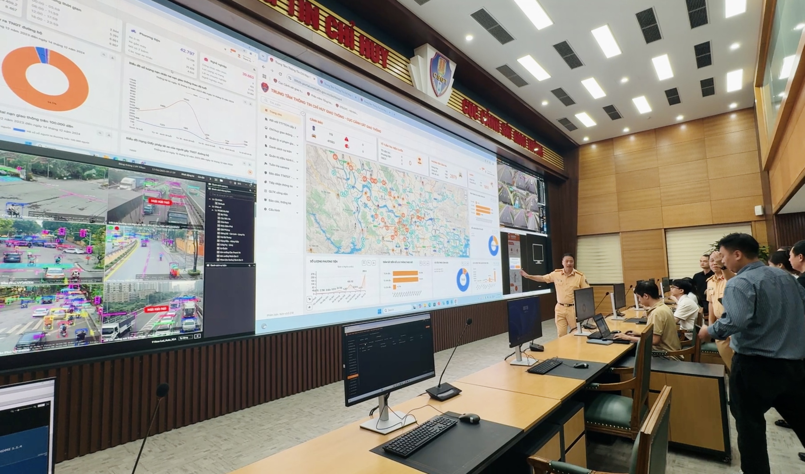 CSGT sẽ gửi thông báo cho chủ phương tiện sau 2 tiếng vi phạm- Ảnh 2. CSGT sẽ gửi thông báo cho chủ phương tiện sau 2 tiếng vi phạm- Ảnh 2.