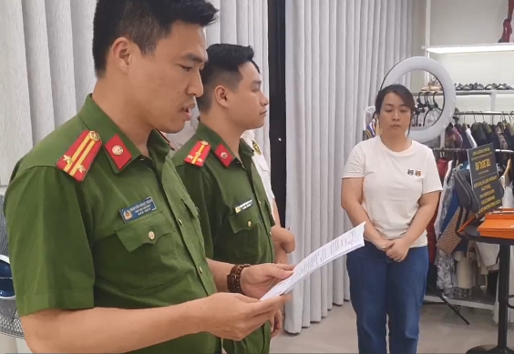 Livestream bán hàng online thu hơn 834 tỉ đồng, trốn thuế 12 tỉ đồng- Ảnh 1.