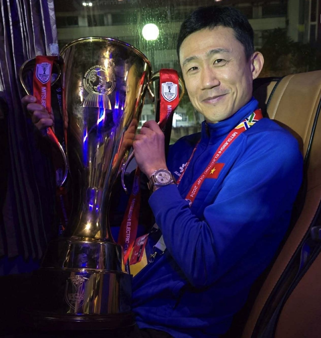 Asistent pana Kim Sang-sika v žhavém křesle klubu Thanh Hoa: Kdo je trenér Choi Won-kwon? - Foto 1. Trợ lý ông Kim Sang-sik ngồi ghế nóng CLB Thanh Hóa: HLV Choi Won-kwon là ai? - Ảnh 1.