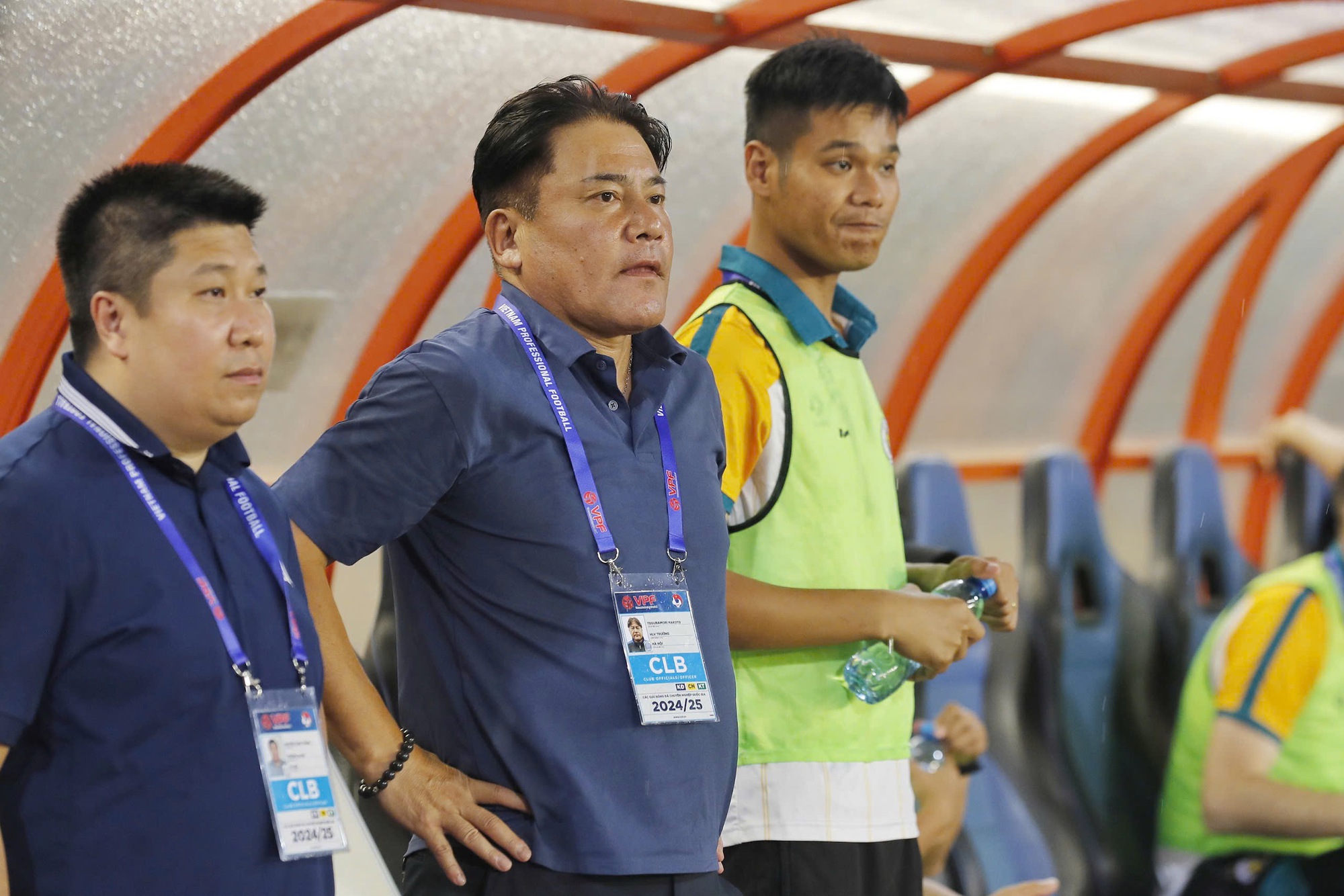 Hanoi FC បន្តកុងត្រាជាមួយគ្រូបង្វឹកជប៉ុន Teguramori៖ តាំងចិត្តឡើងគ្រងរាជ្យ - រូបថត ២. Hà Nội FC gia hạn hợp đồng với HLV Nhật Bản Teguramori: Quyết lấy lại ngôi vương- Ảnh 2.