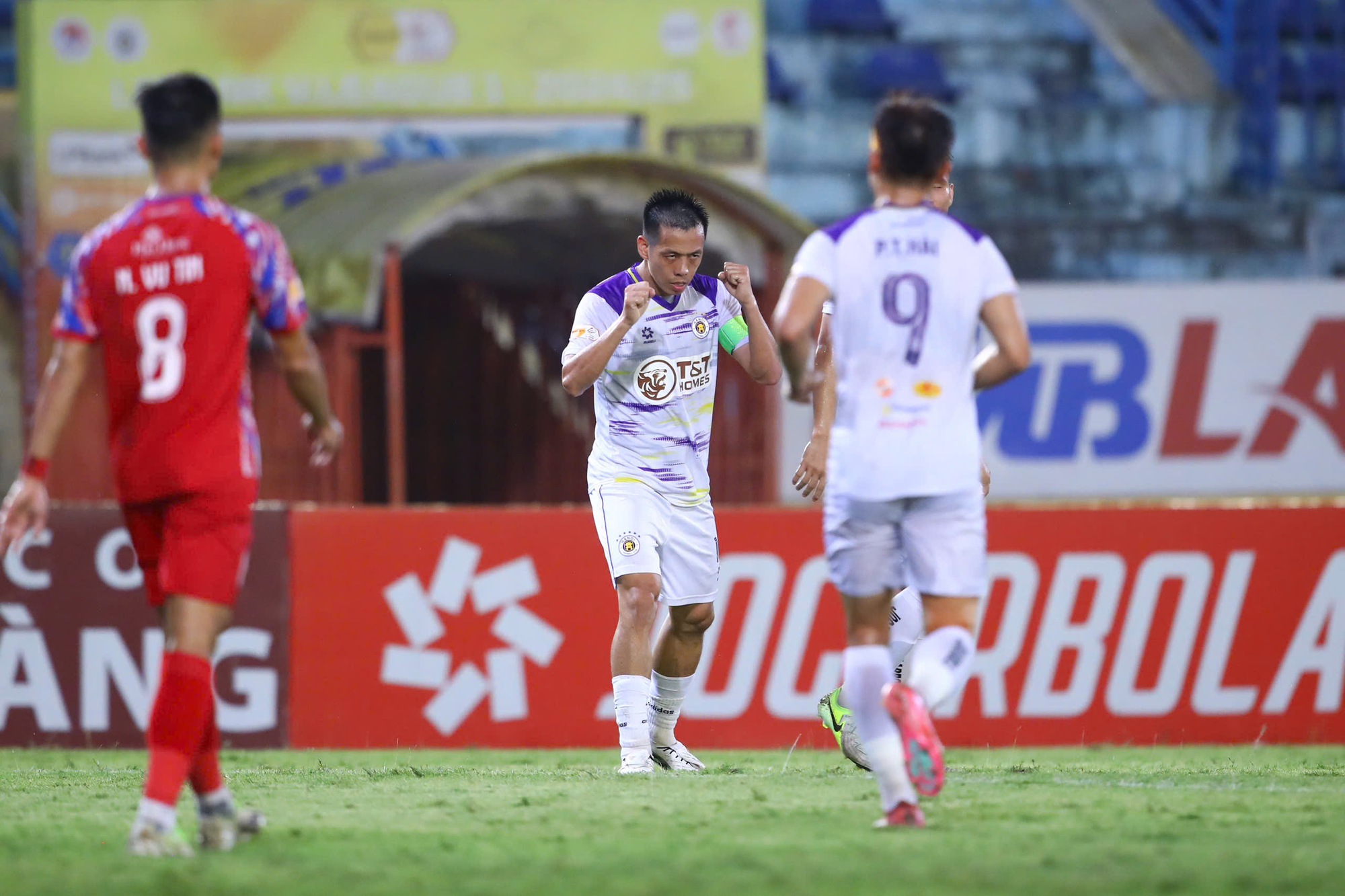 Hanoi FC បន្តកុងត្រាជាមួយគ្រូបង្វឹកជប៉ុន Teguramori៖ តាំងចិត្តឡើងគ្រងរាជ្យ - រូបថត ៤. Hà Nội FC gia hạn hợp đồng với HLV Nhật Bản Teguramori: Quyết lấy lại ngôi vương- Ảnh 4.