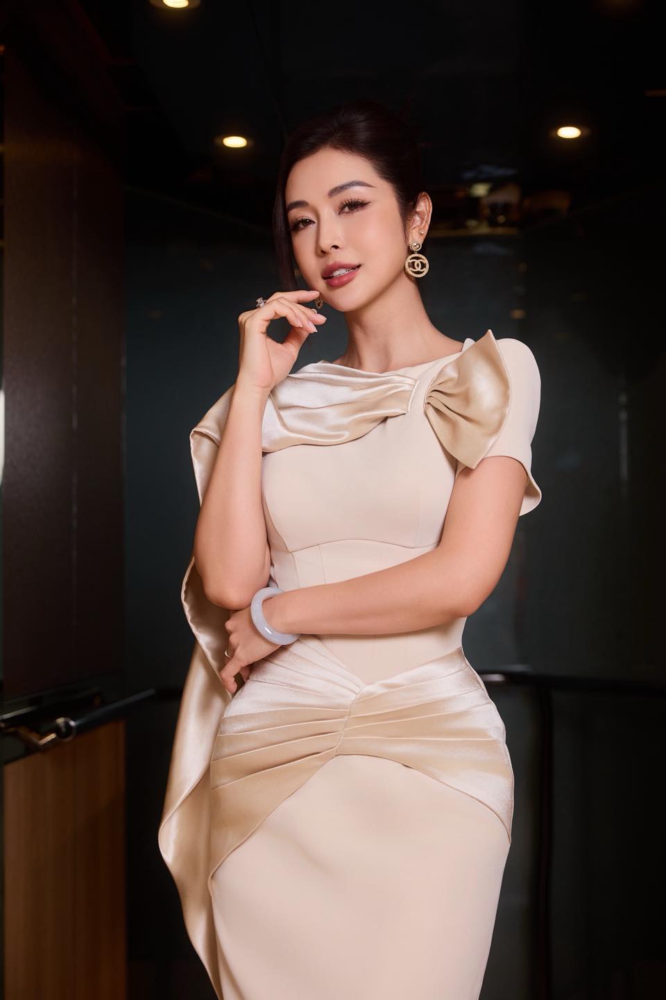 Showbiz 9.7: Jennifer Phạm ở tuổi 40, Vì sao Phạm Anh Duy mang ơn Trấn Thành? - Ảnh 1.