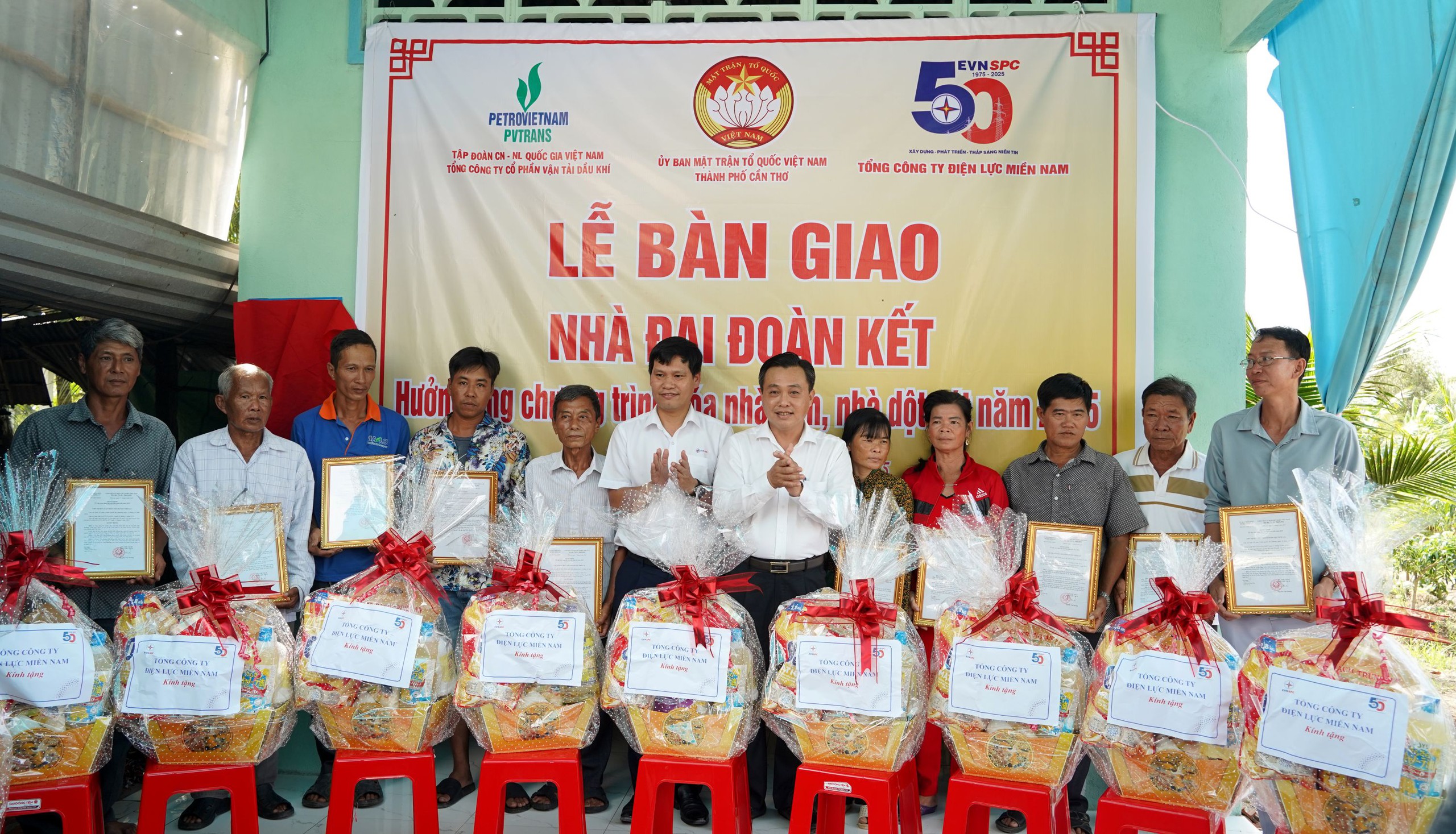 EVNSPC hoàn thành chương trình xóa nhà tạm, nhà dột nát tại Cần Thơ - Ảnh 1.