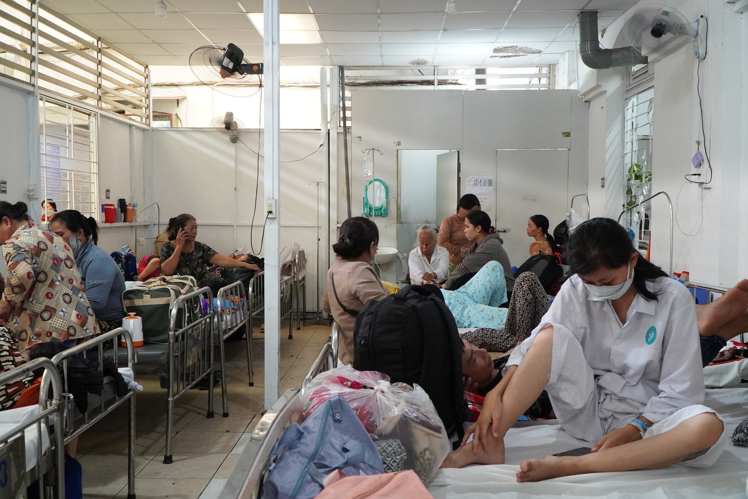 Sau 3 năm bỏ không, Bệnh viện Ung bướu Cần Thơ 'đội vốn' hơn 200 tỉ đồng - Ảnh 4.
