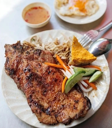Những món ngon Việt Nam ngòai phở và bánh mì: Khám phá ẩm thực đặc sắc - Ảnh 1. Những món ngon Việt Nam ngòai phở và bánh mì: Khám phá ẩm thực đặc sắc - Ảnh 1.