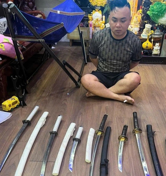 Chặt đứt đường dây cho vay nặng lãi của ‘Trung AK’- Ảnh 1.