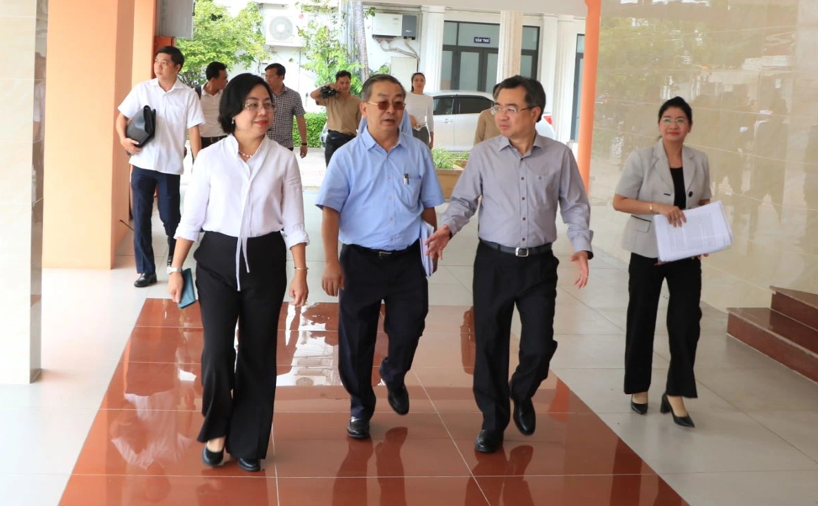 Ông Nguyễn Thanh Nghị thăm hỏi người dân ở phường- Ảnh 4. Ông Nguyễn Thanh Nghị thăm hỏi người dân ở phường- Ảnh 4.