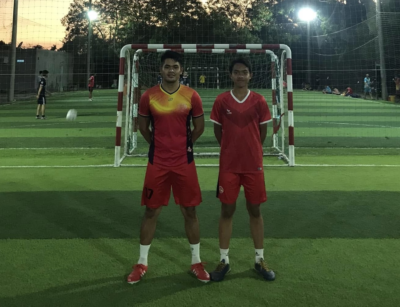 Ninh Binh បង្ហាញអ្នកជ្រើសរើសថ្មីចំនួន 3 នាក់៖ ប្អូនប្រុសរបស់ Dung Quang Nho, Nay Zi Dan និងអ្នកចាំទីកម្ពស់ជិត 2 ម៉ែត្រ - រូបថត 2 ។ Ninh Bình hé lộ 3 tân binh: Em trai Dụng Quang Nho, Nay Zi Đan và thủ môn cao gần 2 m- Ảnh 2.