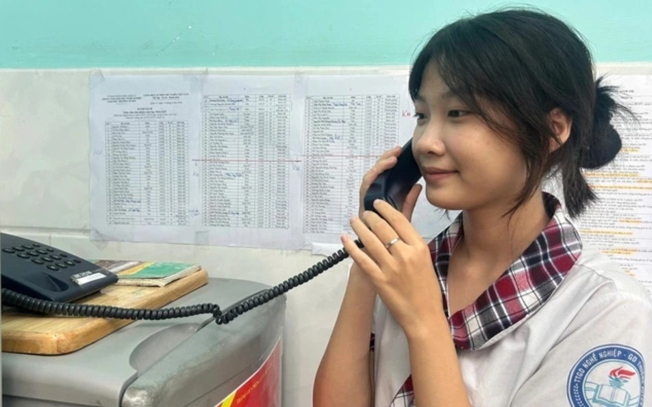TP.HCM dự kiến cấm học sinh dùng điện thoại ở trường - Ảnh 2.
