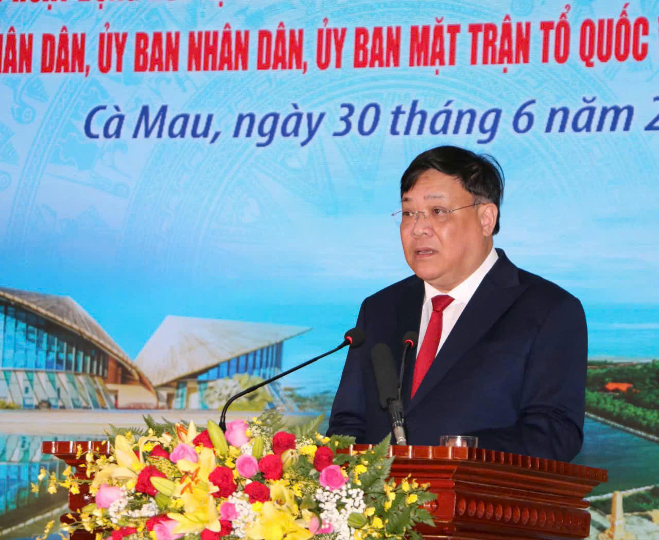 Cà Mau: Phân công nhiệm vụ Chủ tịch làm tổng chỉ huy - Ảnh 1.