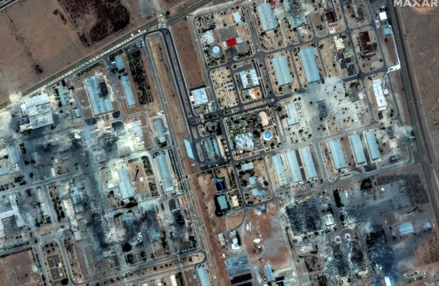Ảnh vệ tinh cho thấy thiệt hại trong vụ Iran tấn công căn cứ Mỹ ở Qatar - Ảnh 3.