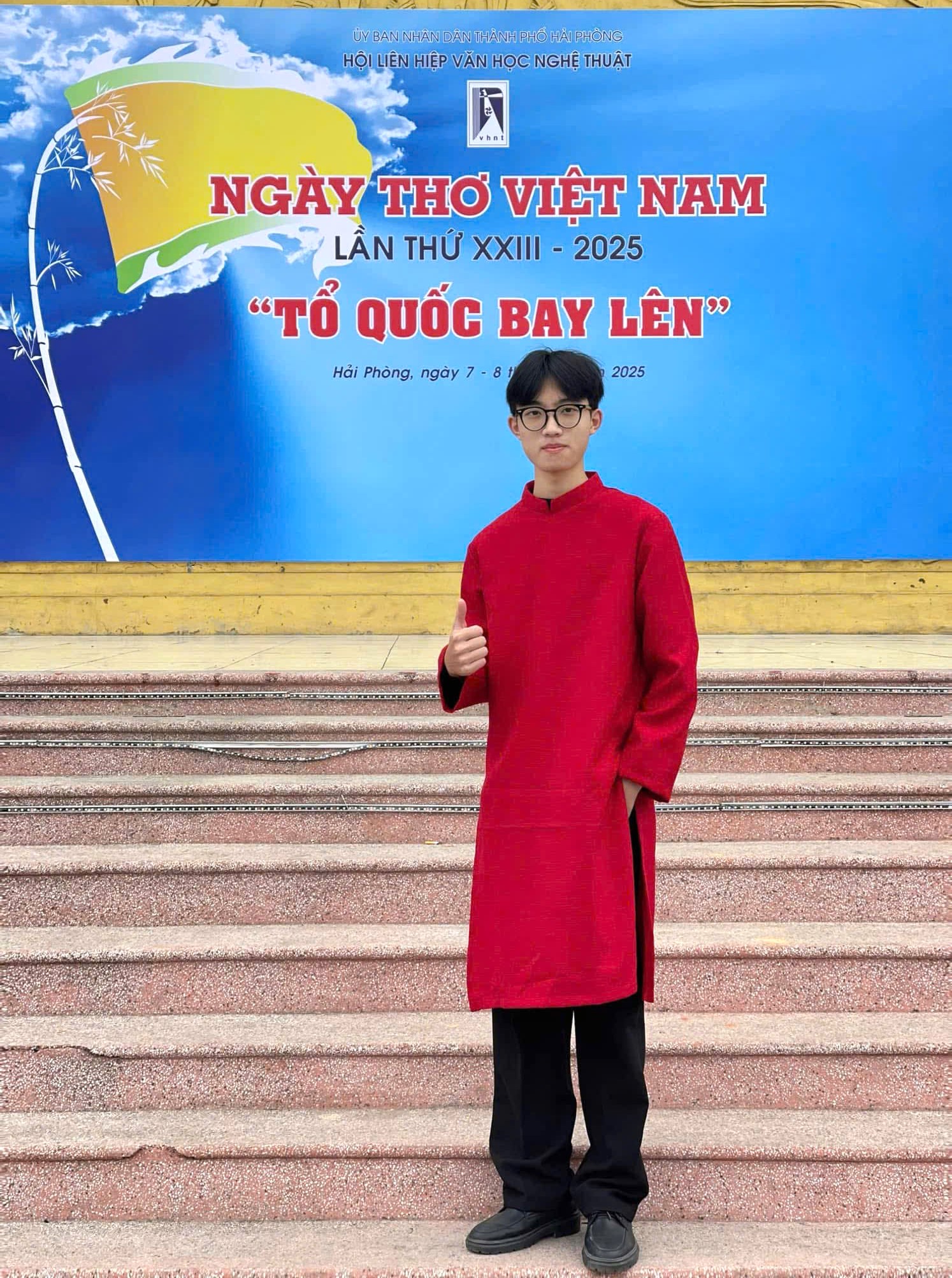 Giọng thơ trẻ đầy nội lực đất Hải Phòng Giọng thơ trẻ đầy nội lực đất Hải Phòng