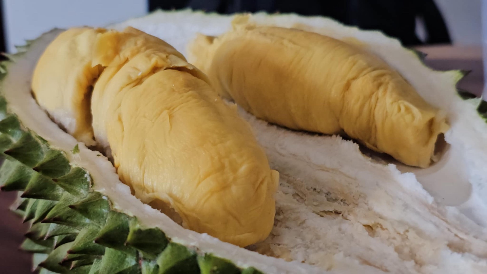 Bộ trưởng Malaysia thúc giục các khách sạn 'mở cửa' cho sầu riêng - Ảnh 1.