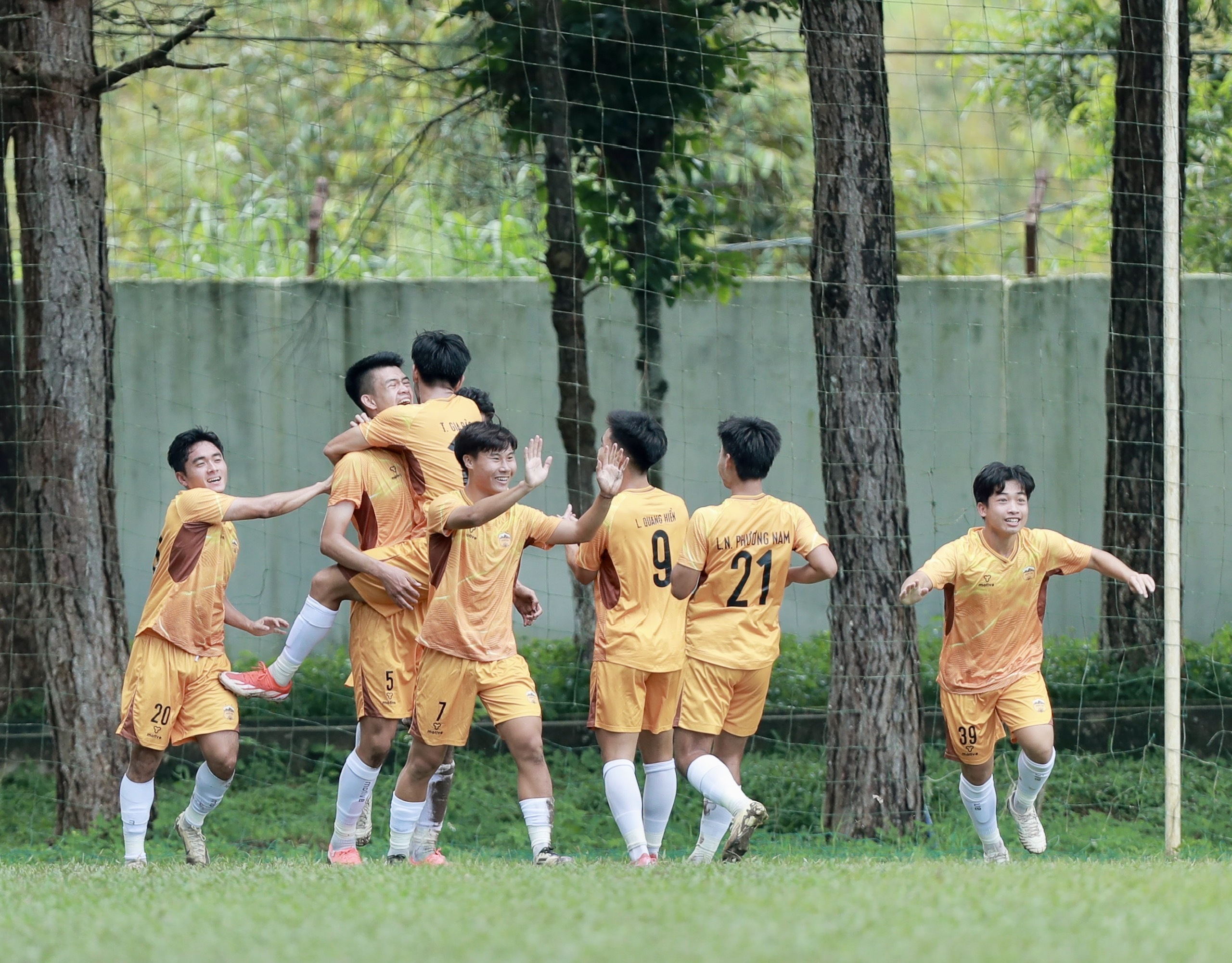 Der „Schatz“ von Herrn Duc hat gepunktet, HAGL ist in die U21-Endrunde eingezogen – Foto 2. 'Báu vật' của bầu Đức ghi bàn, HAGL thẳng tiến vào vòng chung kết U.21- Ảnh 2.