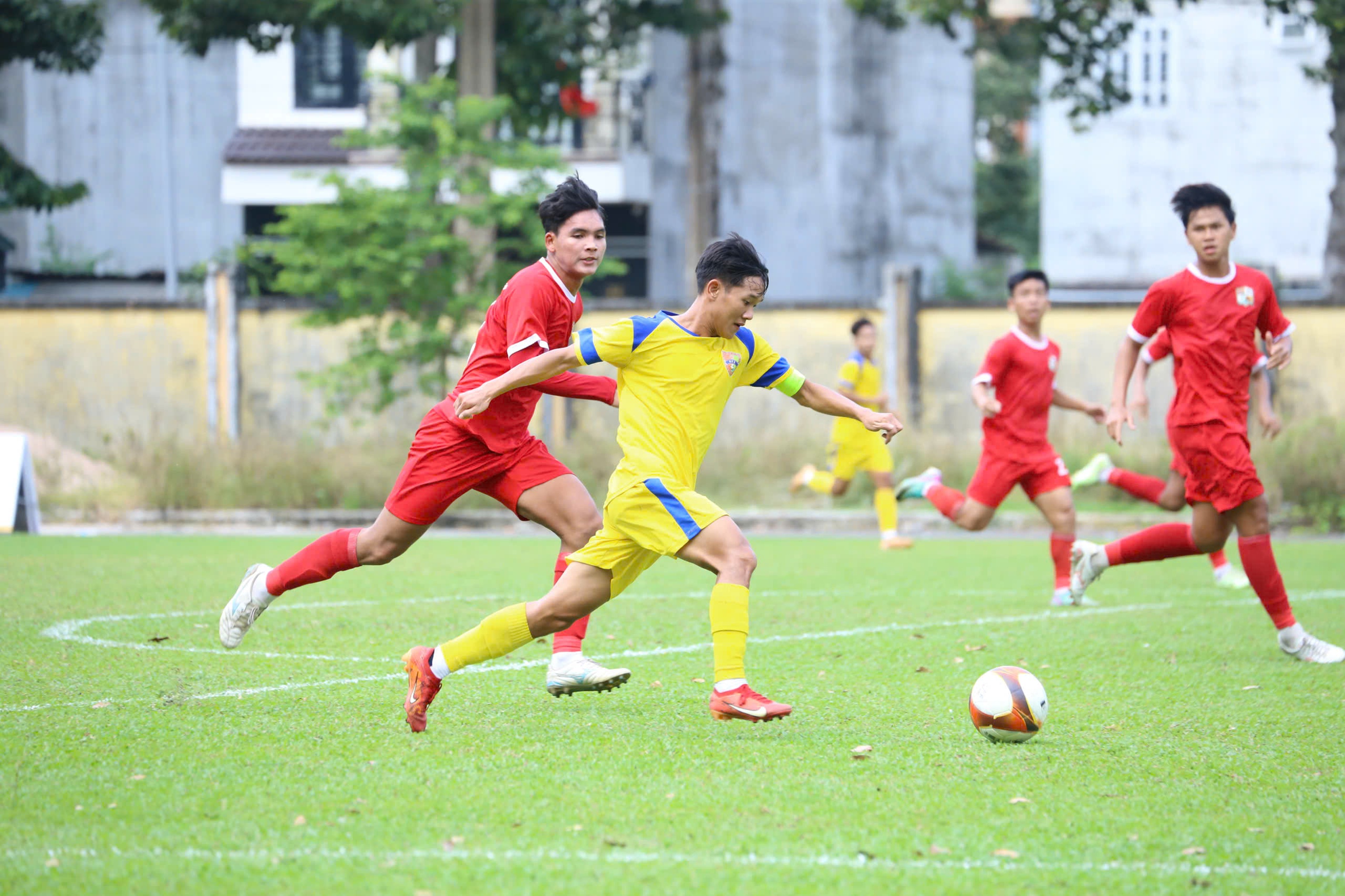 Der „Schatz“ von Herrn Duc hat gepunktet, HAGL ist in die U21-Endrunde eingezogen – Foto 6. 'Báu vật' của bầu Đức ghi bàn, HAGL thẳng tiến vào vòng chung kết U.21- Ảnh 6.