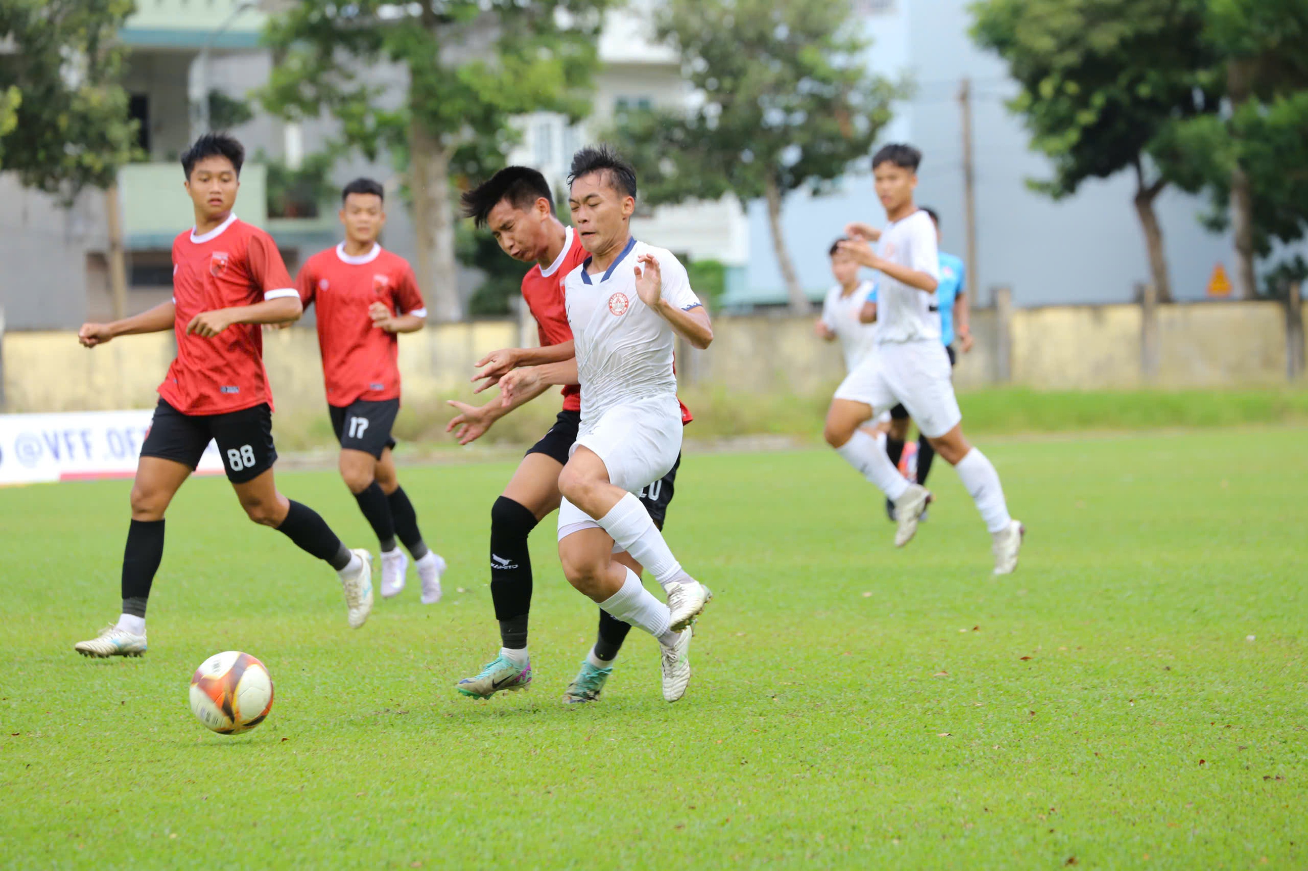Der „Schatz“ von Herrn Duc hat gepunktet, HAGL ist in die U21-Endrunde eingezogen – Foto 4. 'Báu vật' của bầu Đức ghi bàn, HAGL thẳng tiến vào vòng chung kết U.21- Ảnh 4.