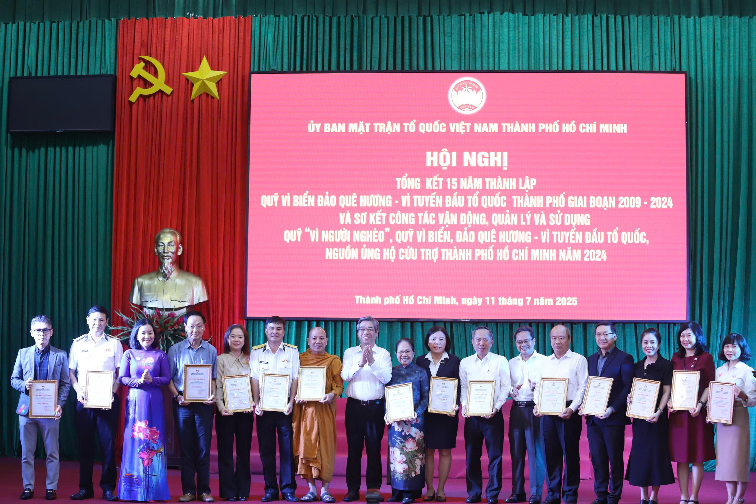 Quỹ Vì biển đảo quê hương - Vì tuyến đầu Tổ quốc vận động hơn 552 tỉ đồng- Ảnh 2.
