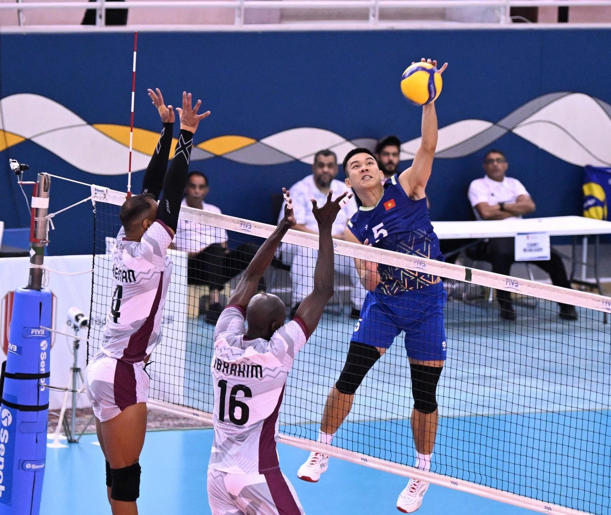 ក្រុមបាល់ទះវៀតណាមដណ្តើមបានពាន SEA V.League stage 2 Cup - រូបថត ១. Bóng chuyền Việt Nam săn cúp chặng 2 SEA V.League- Ảnh 1.