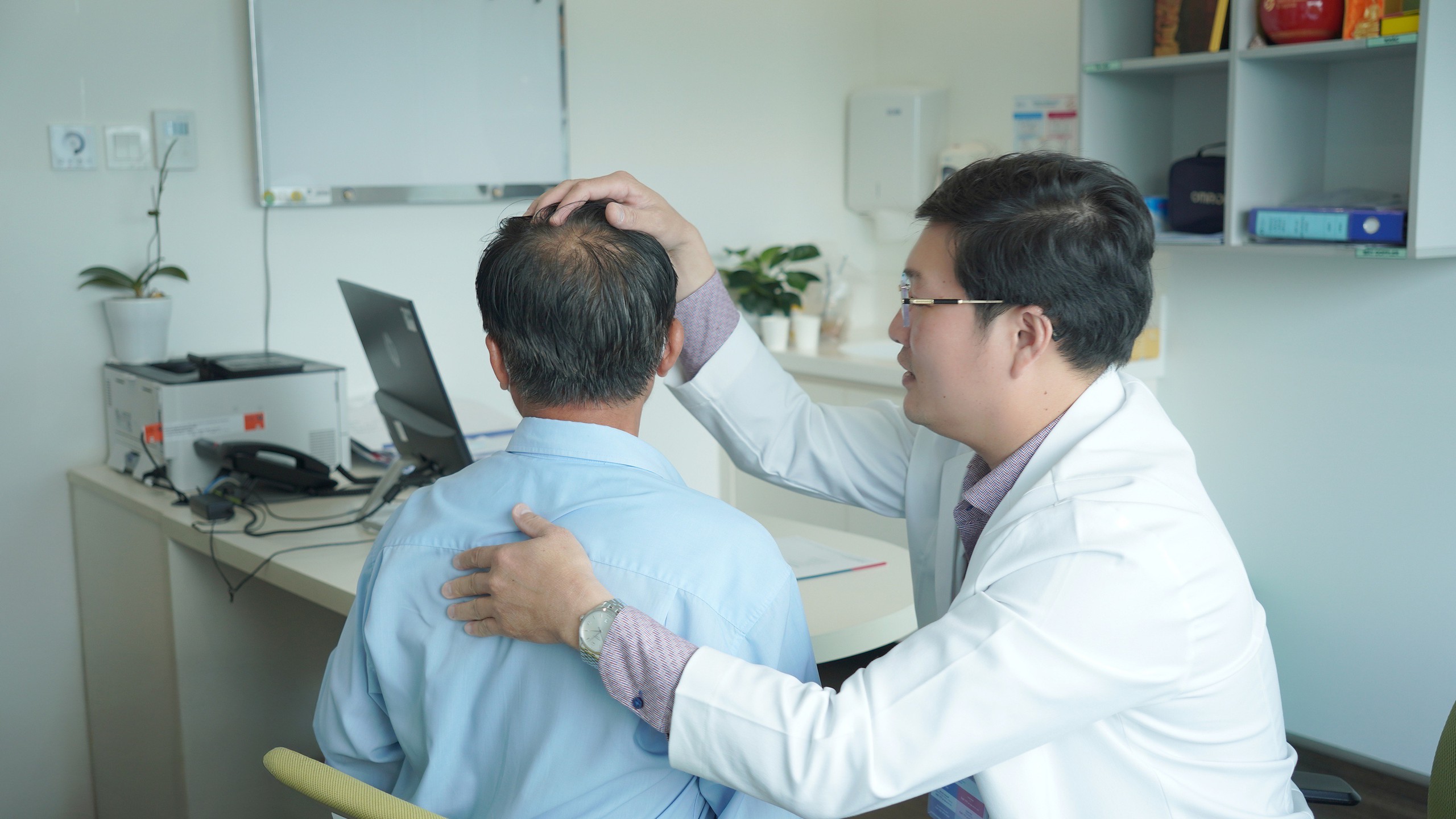 Phục hồi ngoạn mục sau đa thương tổn cột sống nhờ phương pháp xâm lấn tối thiểu- Ảnh 5. Phục hồi ngoạn mục sau đa thương tổn cột sống nhờ phương pháp xâm lấn tối thiểu- Ảnh 5.