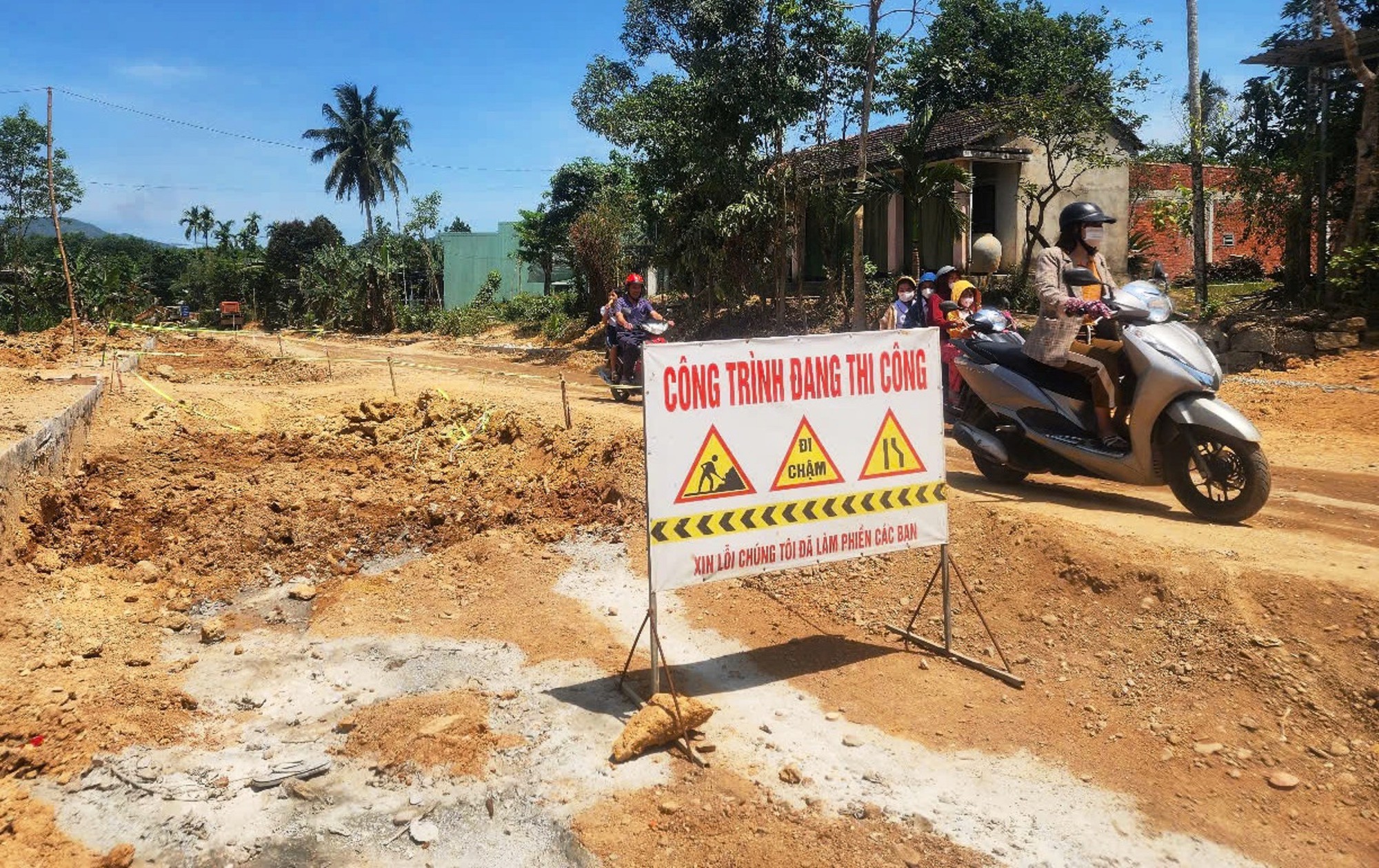Dự án đường liên kết vùng miền Trung tắc vì vướng mặt bằng Dự án đường liên kết vùng miền Trung tắc vì vướng mặt bằng