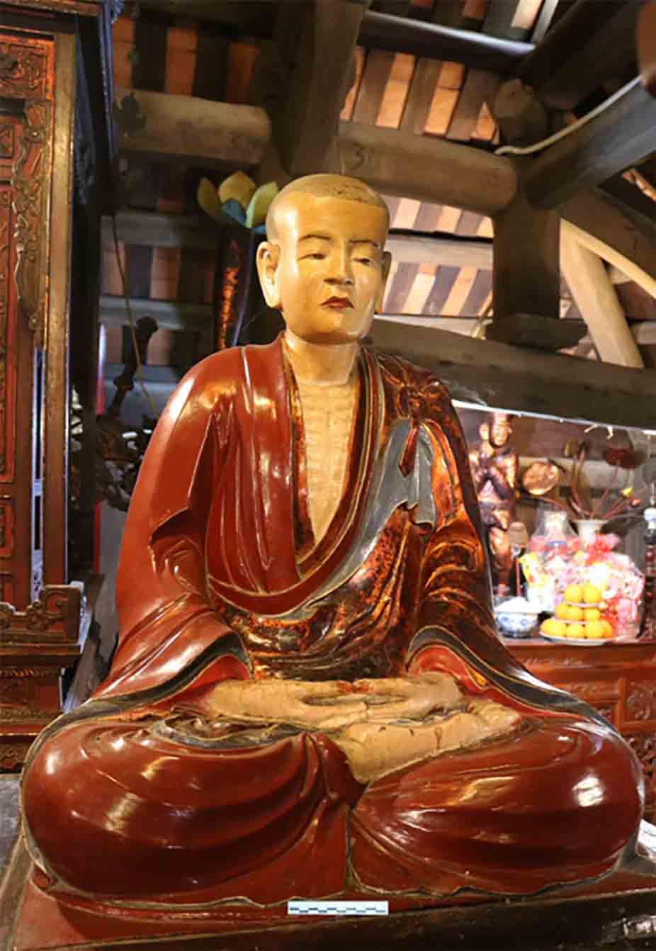 Einzigartiger Nationalschatz: Statuen der drei Patriarchen von Truc Lam in der Vinh-Nghiem-Pagode – Foto 3. Độc lạ Bảo vật quốc gia: Bộ tượng Tam tổ Trúc Lâm chùa Vĩnh Nghiêm- Ảnh 3.