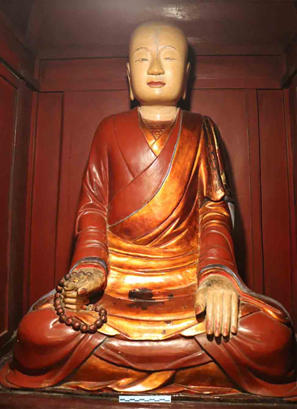 Einzigartiger Nationalschatz: Statuen der drei Patriarchen von Truc Lam in der Vinh-Nghiem-Pagode – Foto 2. Độc lạ Bảo vật quốc gia: Bộ tượng Tam tổ Trúc Lâm chùa Vĩnh Nghiêm- Ảnh 2.