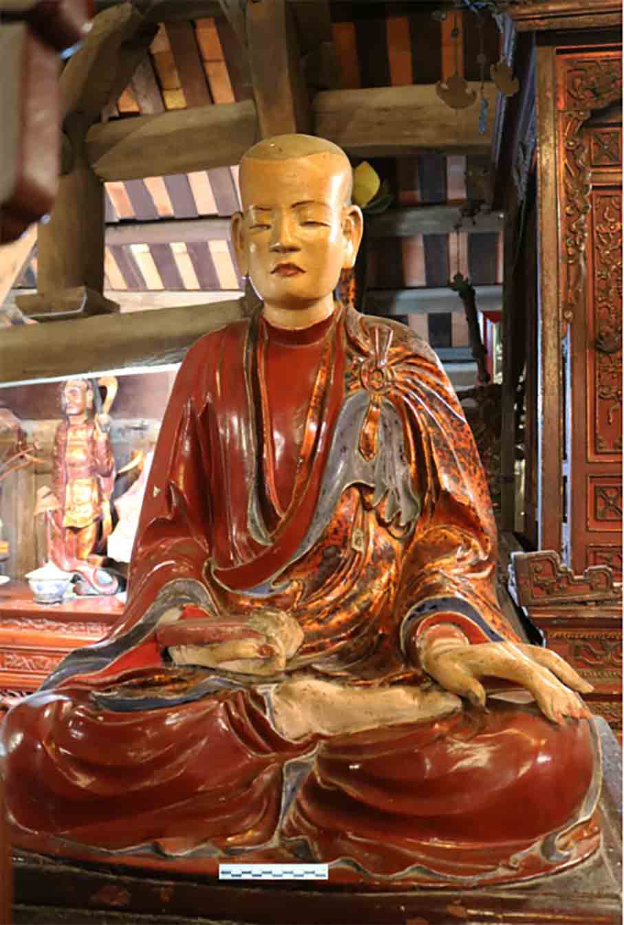 Einzigartiger Nationalschatz: Statuen der drei Patriarchen von Truc Lam in der Vinh-Nghiem-Pagode – Foto 4. Độc lạ Bảo vật quốc gia: Bộ tượng Tam tổ Trúc Lâm chùa Vĩnh Nghiêm- Ảnh 4.