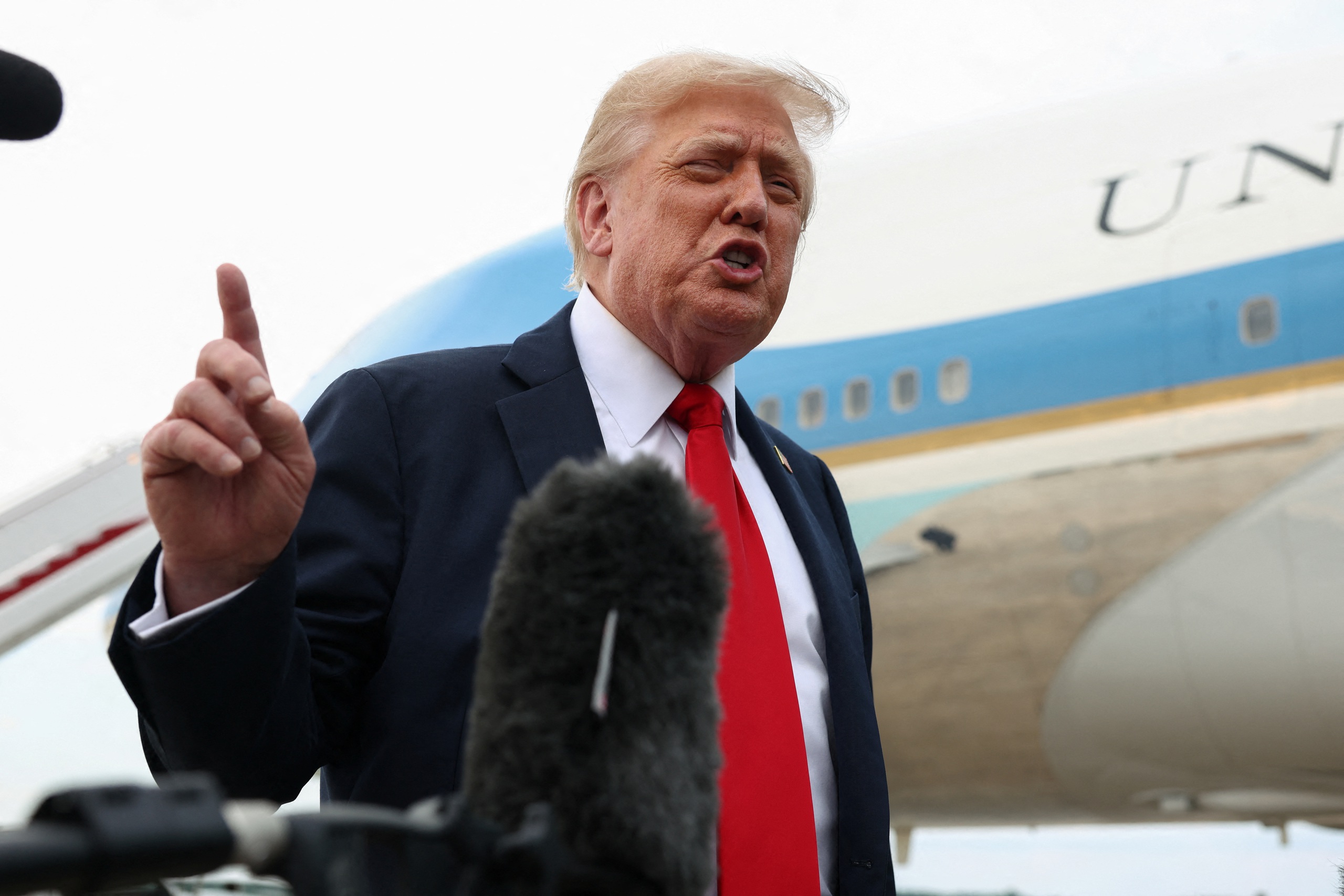 Ông Trump xác nhận sẽ gửi hệ thống phòng thủ tên lửa Patriot cho Ukraine - Ảnh 1.