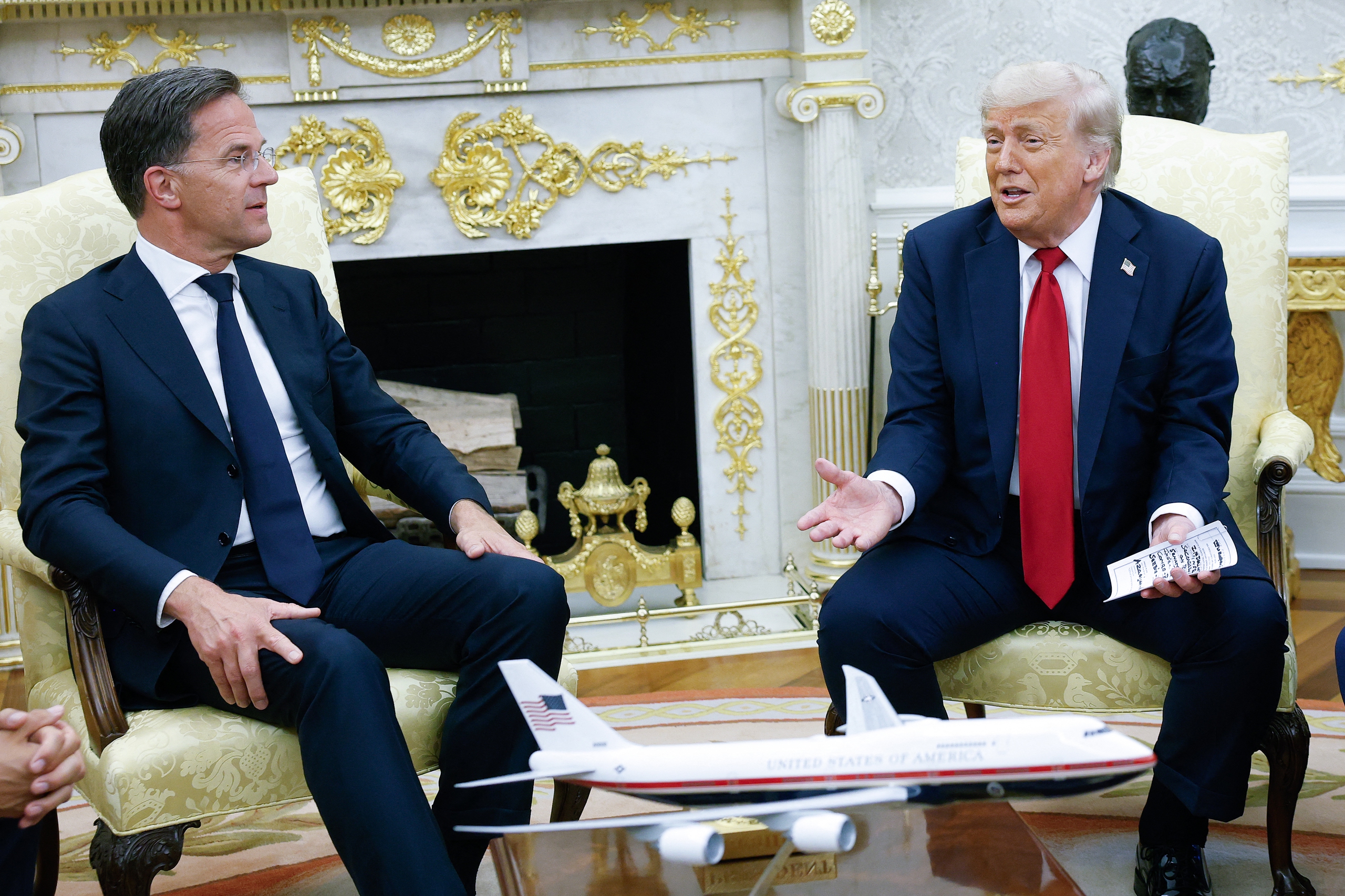 Ông Trump ra tối hậu thư cho Nga, tuyên bố muốn kết thúc xung đột Ukraine - Ảnh 1.