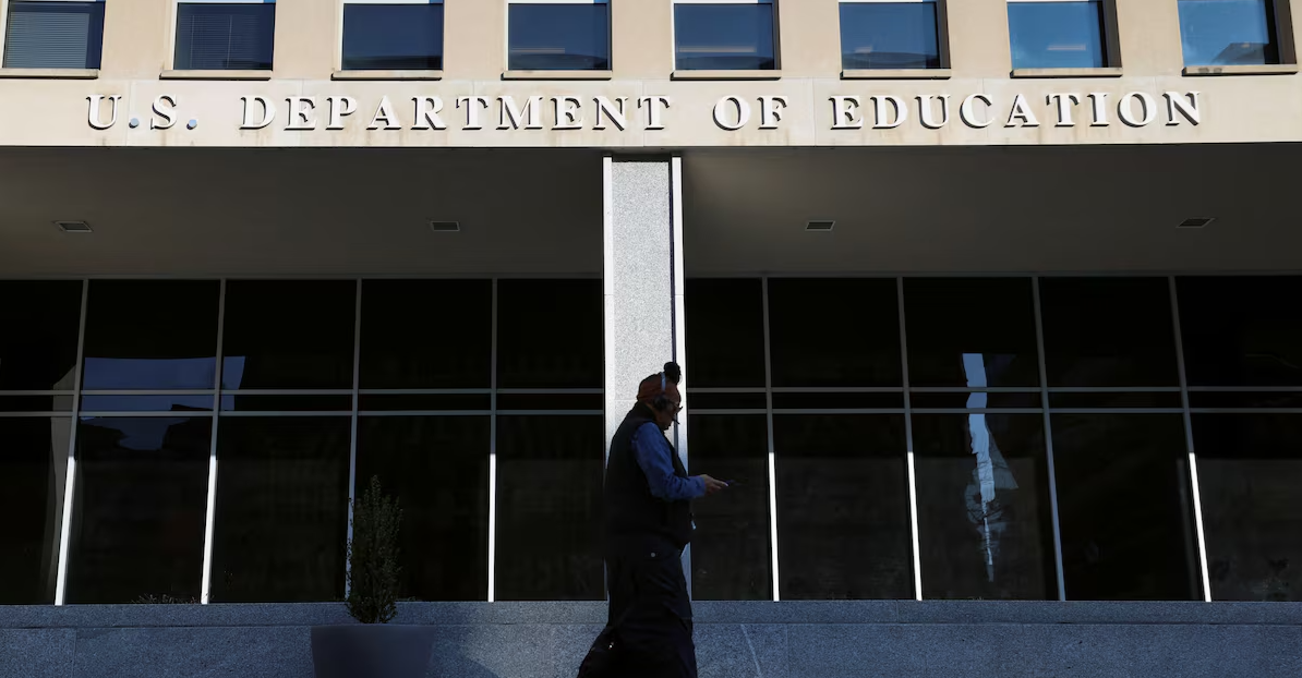 Tòa Tối cao Mỹ mở đường cho ông Trump xóa sổ Bộ Giáo dục - Ảnh 1.