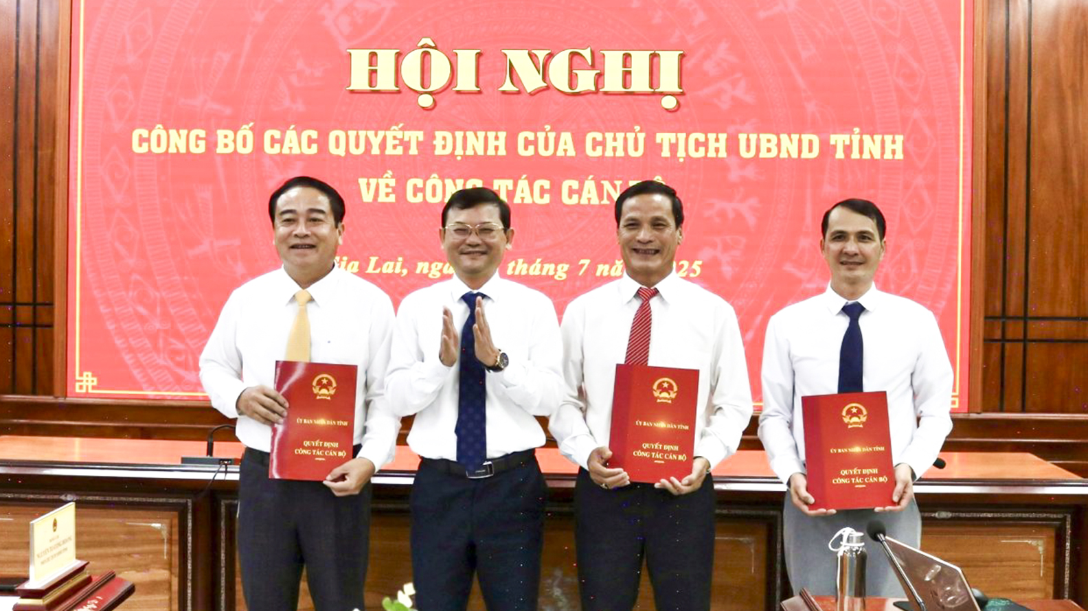Bổ nhiệm 4 Phó trưởng ban Quản lý Khu kinh tế tỉnh Gia Lai- Ảnh 1. Bổ nhiệm 4 Phó trưởng ban Quản lý Khu kinh tế tỉnh Gia Lai- Ảnh 1.