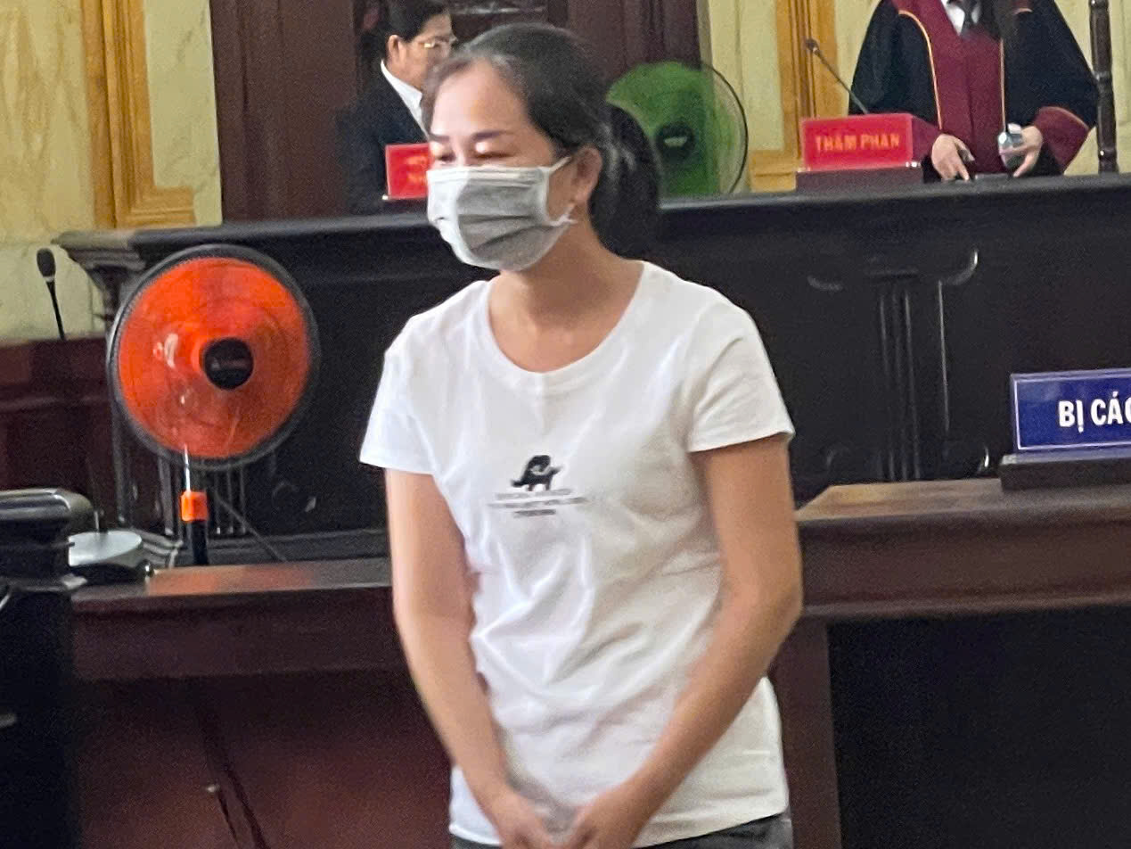 Tòa trả hồ sơ vụ 3 cựu công an phường bị chủ spa lừa hơn 2,1 tỉ đồng- Ảnh 2. Tòa trả hồ sơ vụ 3 cựu công an phường bị chủ spa lừa hơn 2,1 tỉ đồng- Ảnh 2.