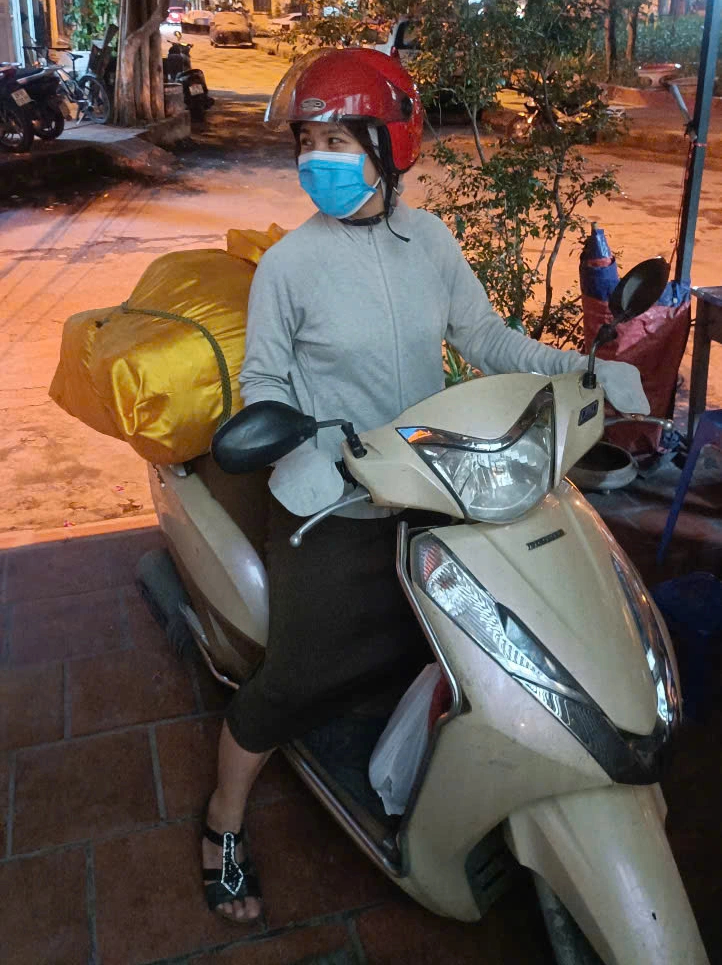 Người dân Hà Nội bối rối khi cấm xe máy xăng- Ảnh 1. Người dân Hà Nội bối rối khi cấm xe máy xăng- Ảnh 1.