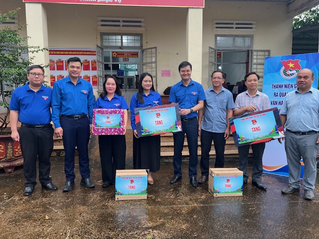 Bí thư thứ nhất Trung ương đoàn thăm đội hình thanh niên tình nguyện tại gia Lai - Ảnh 3.